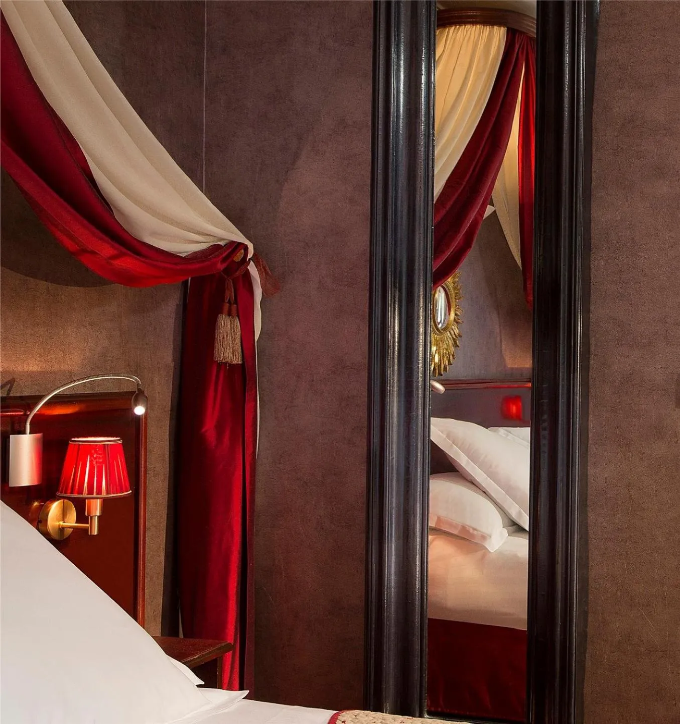 Bedroom, Bed in Hotel Britannique