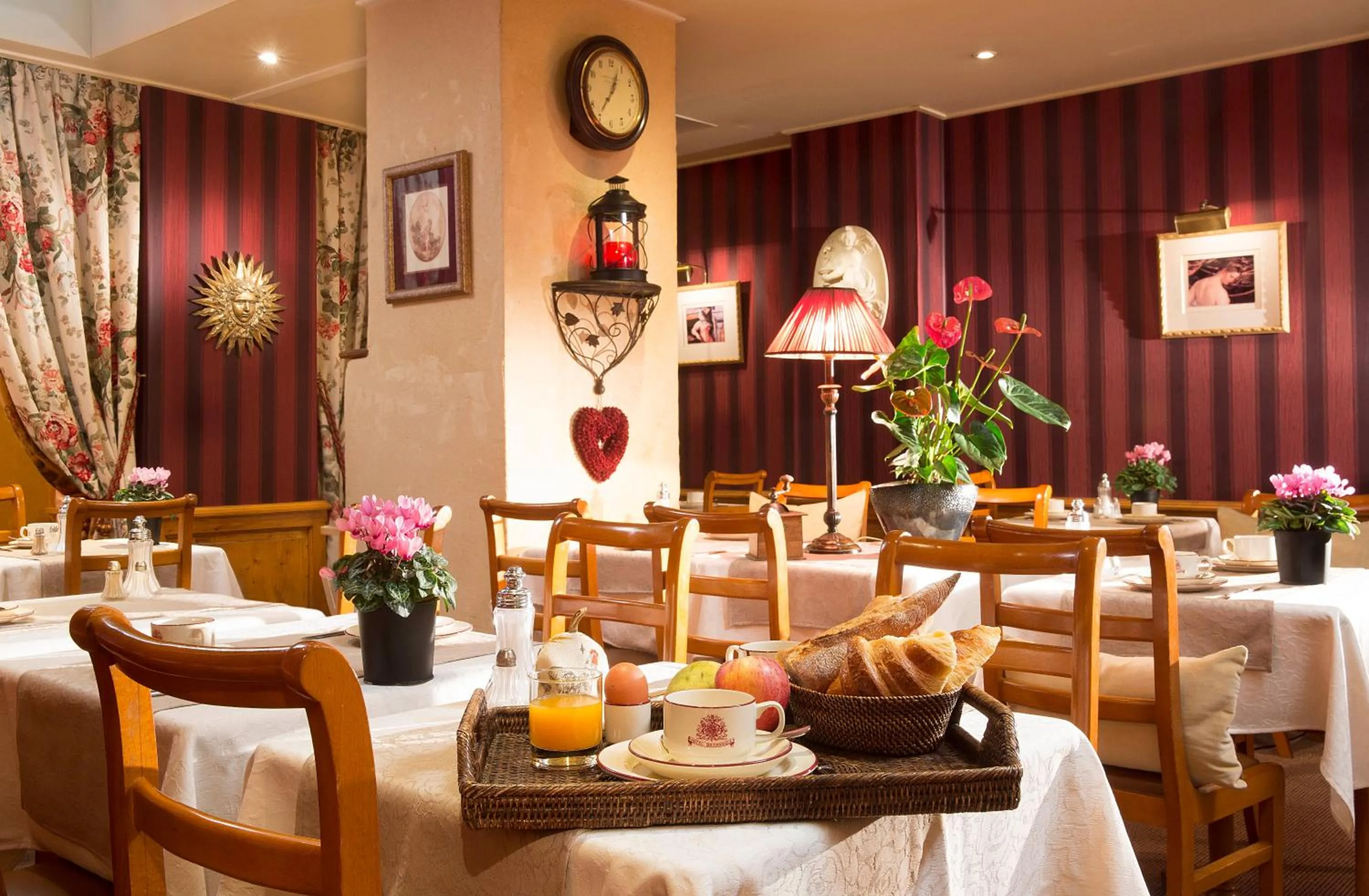 Restaurant/places to eat in Hotel Britannique