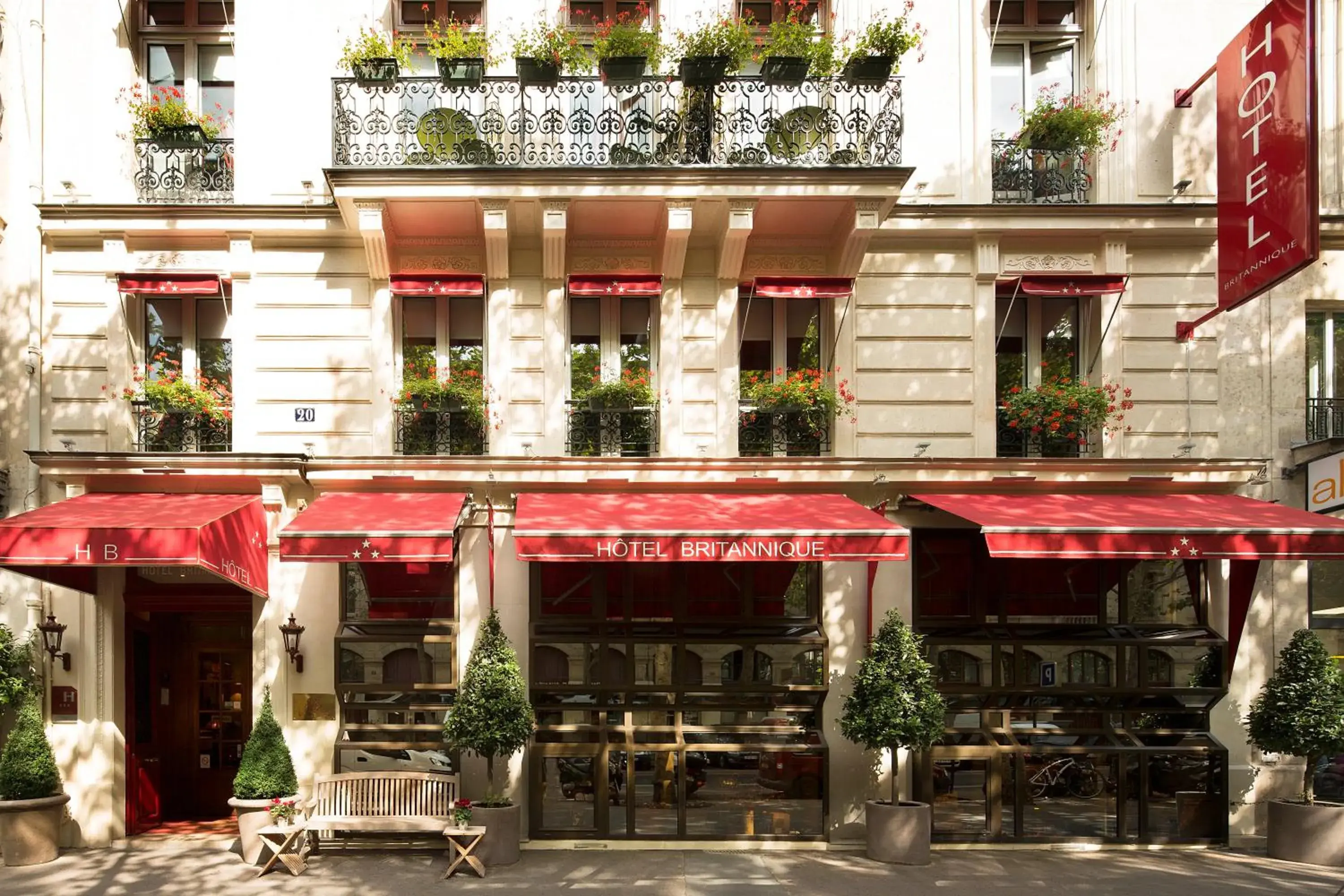 Facade/entrance in Hotel Britannique Facade/entrance in Hotel Britannique