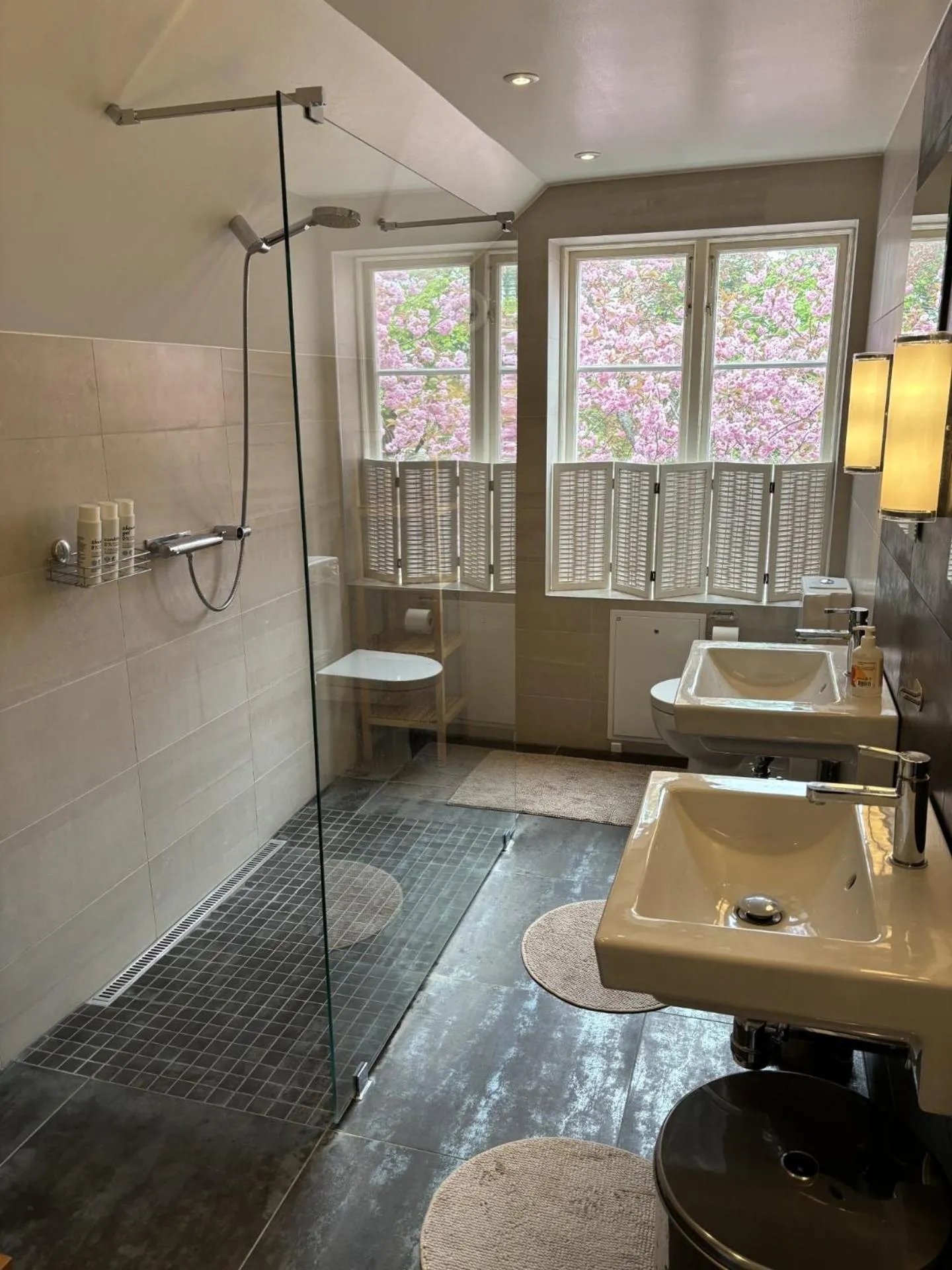 Bathroom in Minnesberg Bed & Breakfast