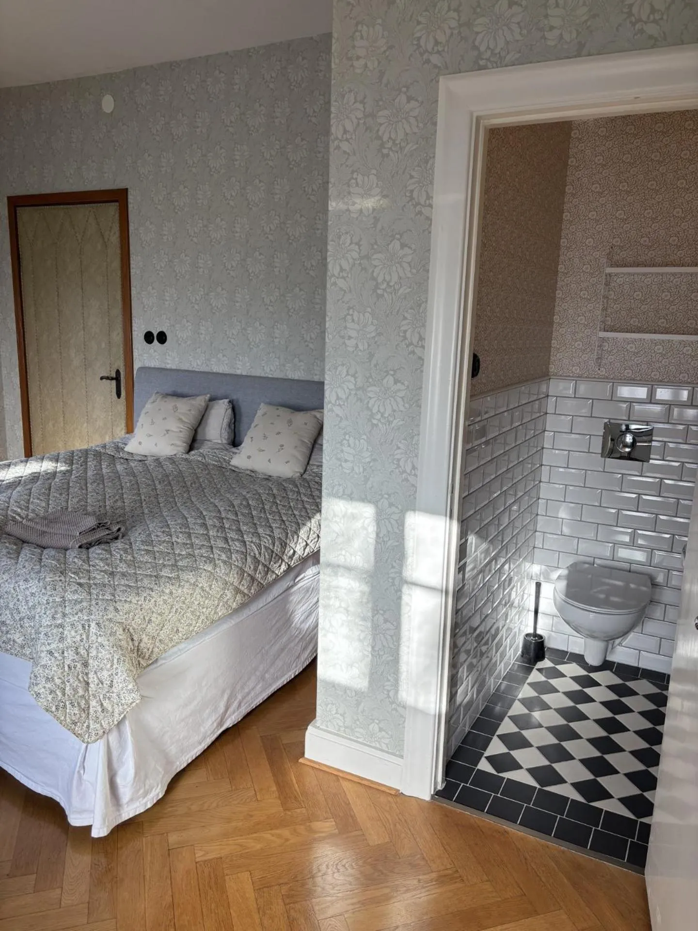 Toilet, Bed in Minnesberg Bed & Breakfast