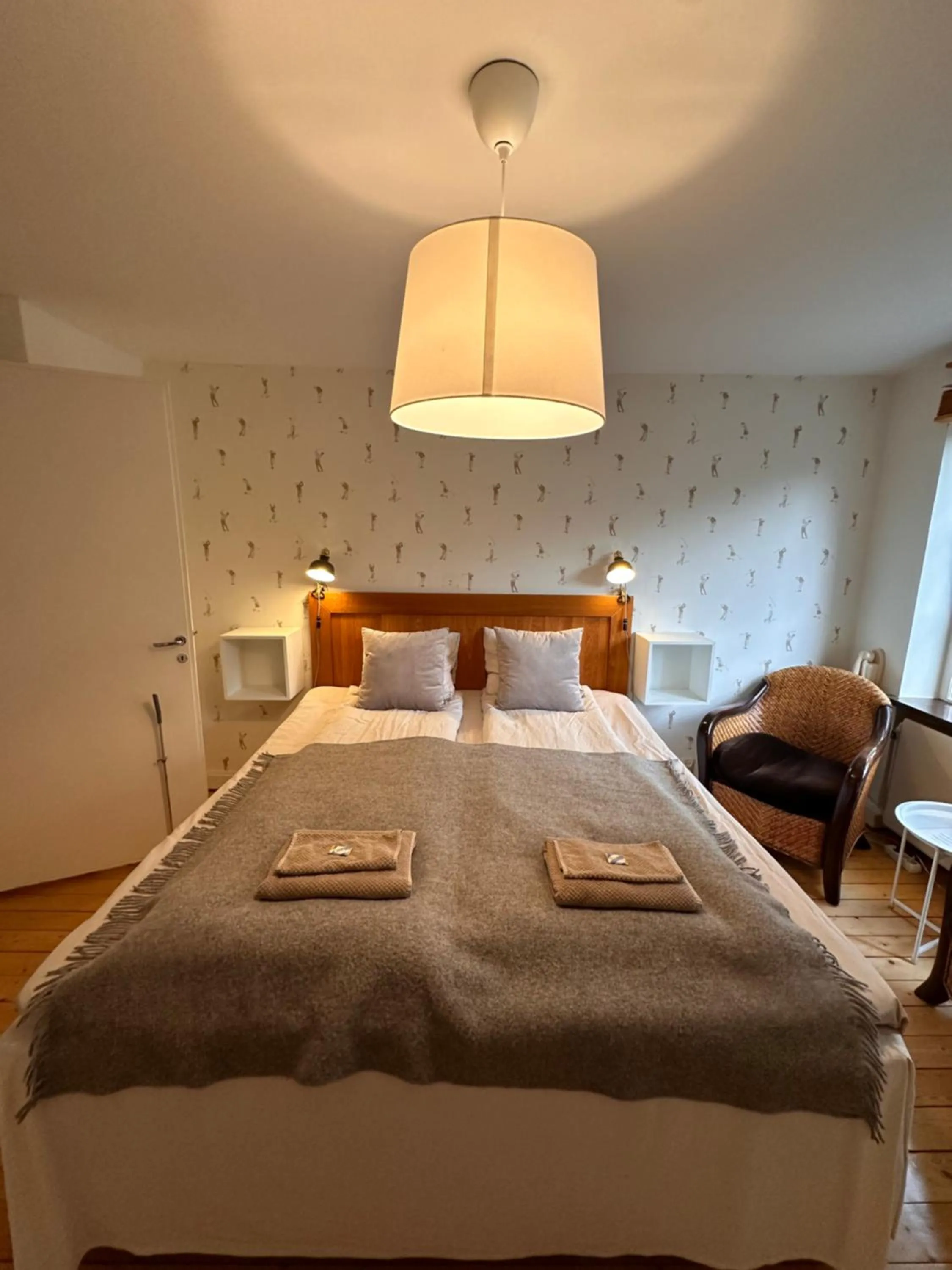 Photo of the whole room, Bed in Minnesberg Bed & Breakfast