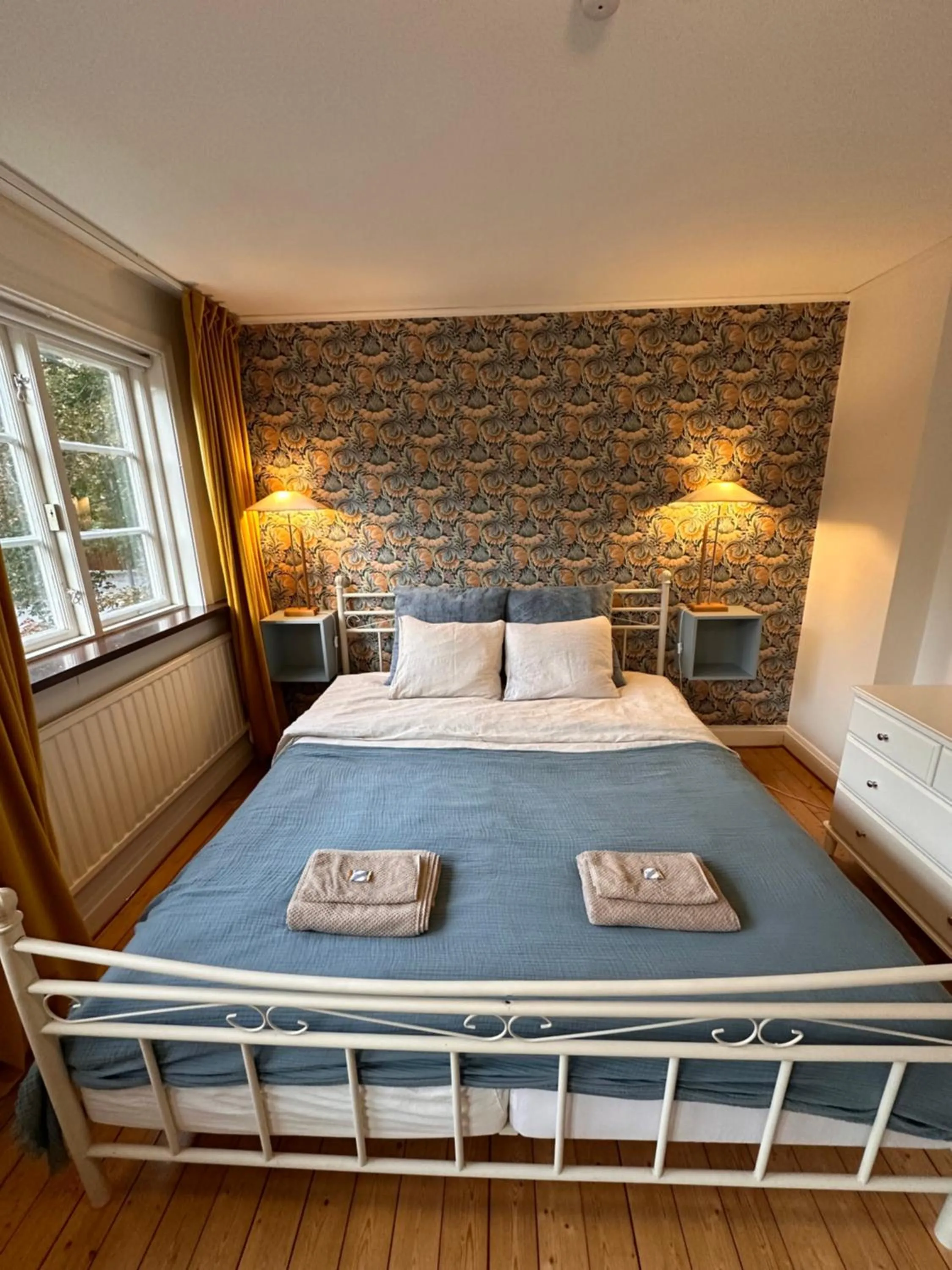 Photo of the whole room, Bed in Minnesberg Bed & Breakfast