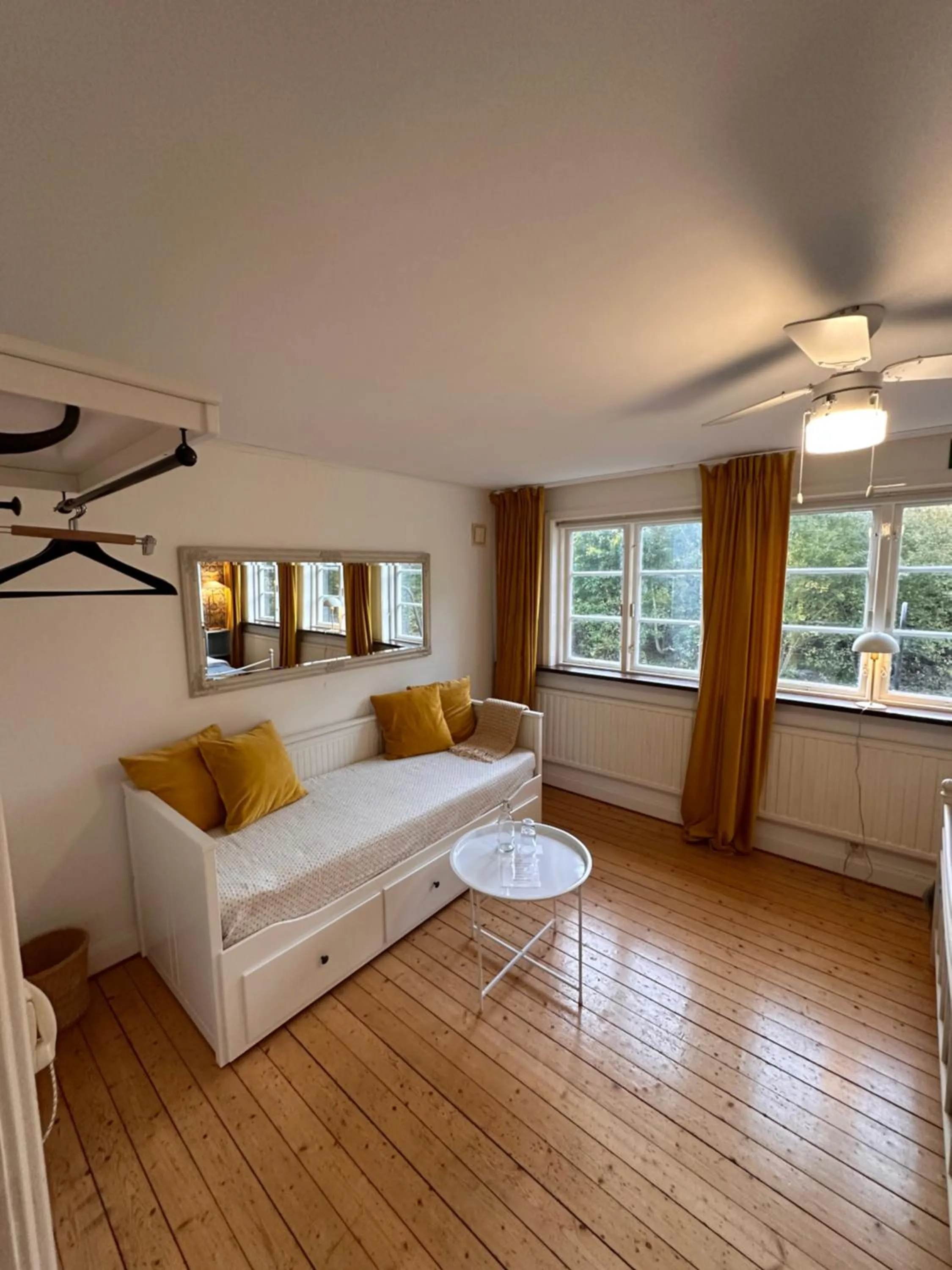 Photo of the whole room, Bed in Minnesberg Bed & Breakfast