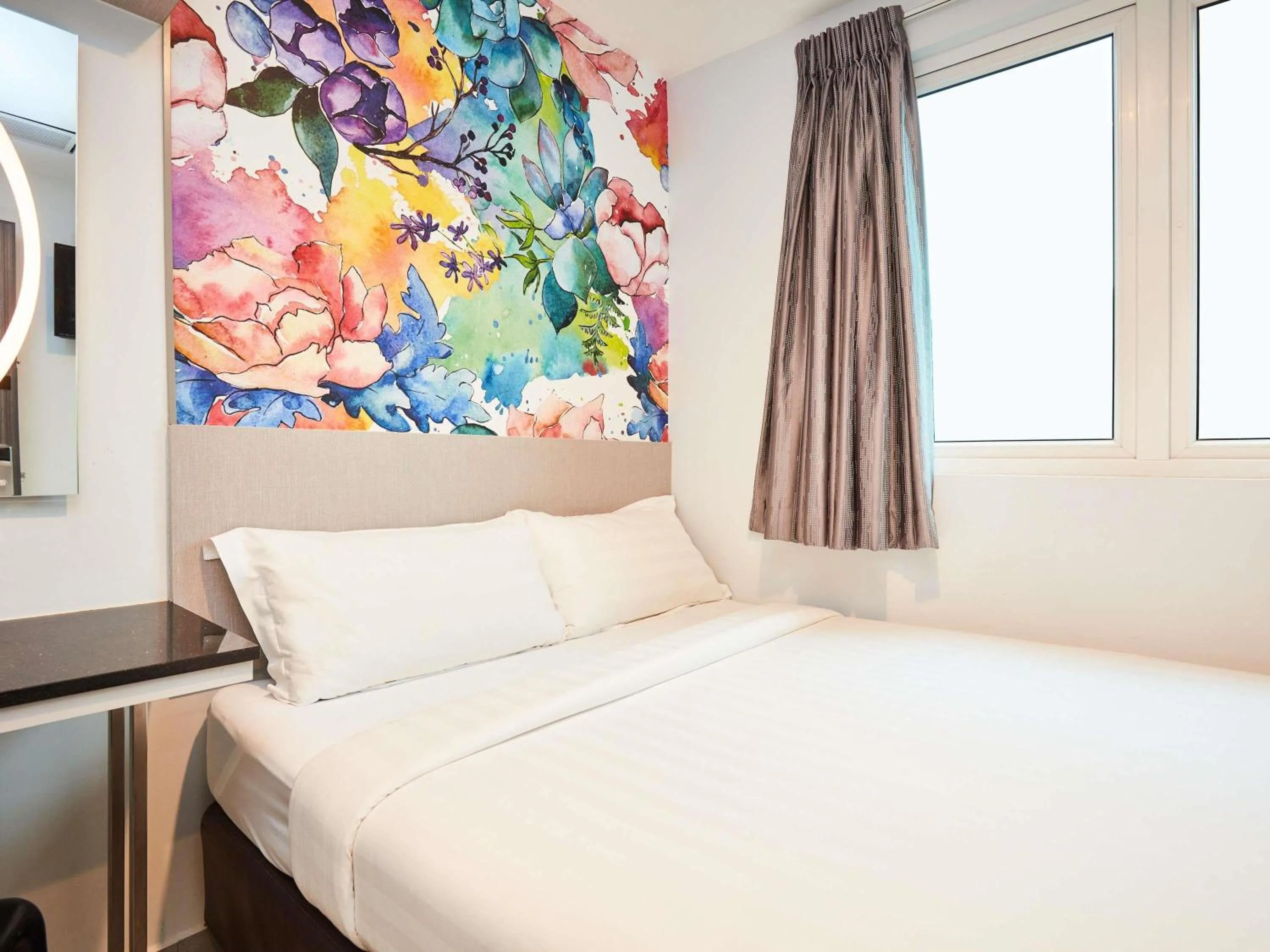 Bedroom, Bed in ibis budget Singapore Selegie