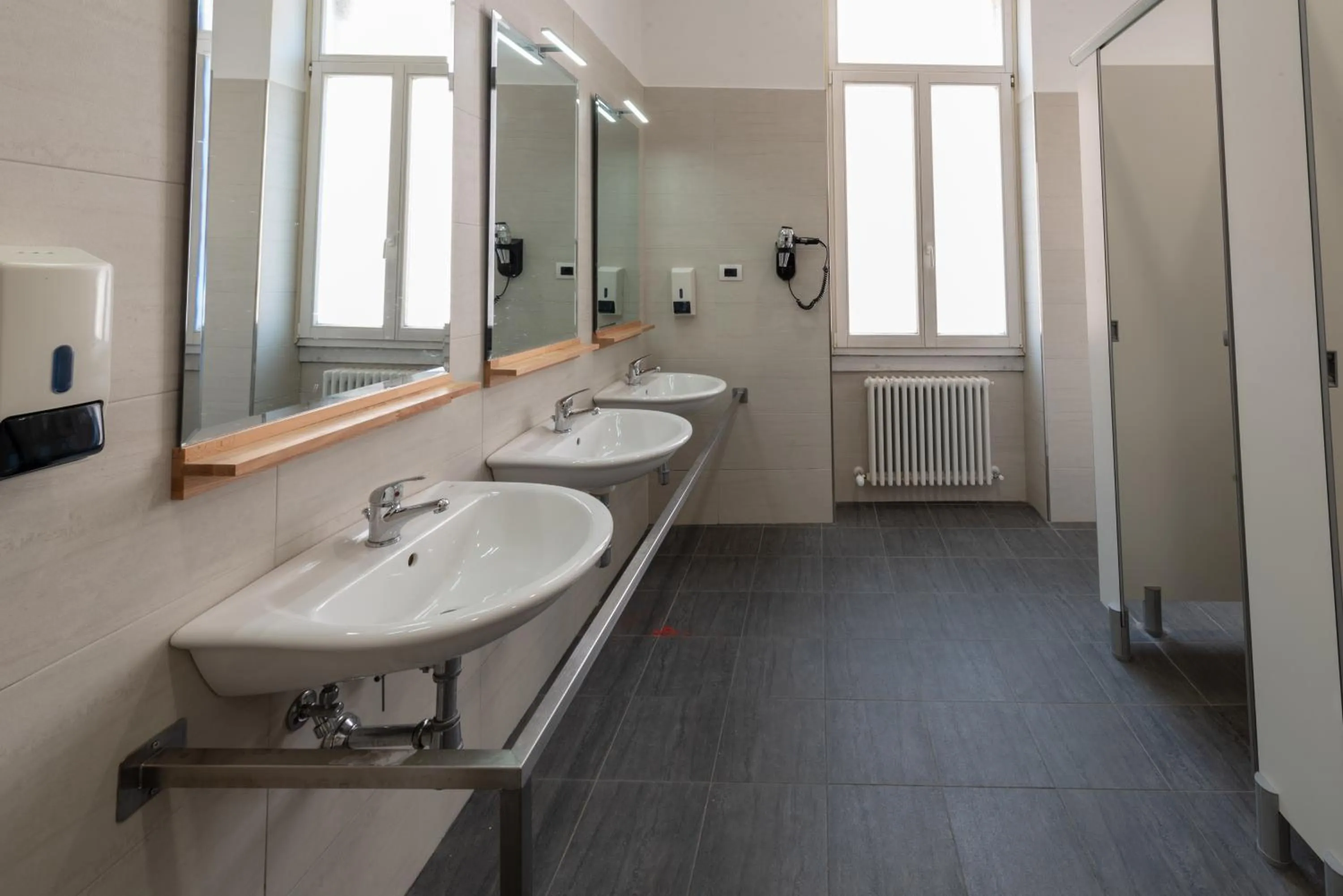 Shower in Roma Scout Center