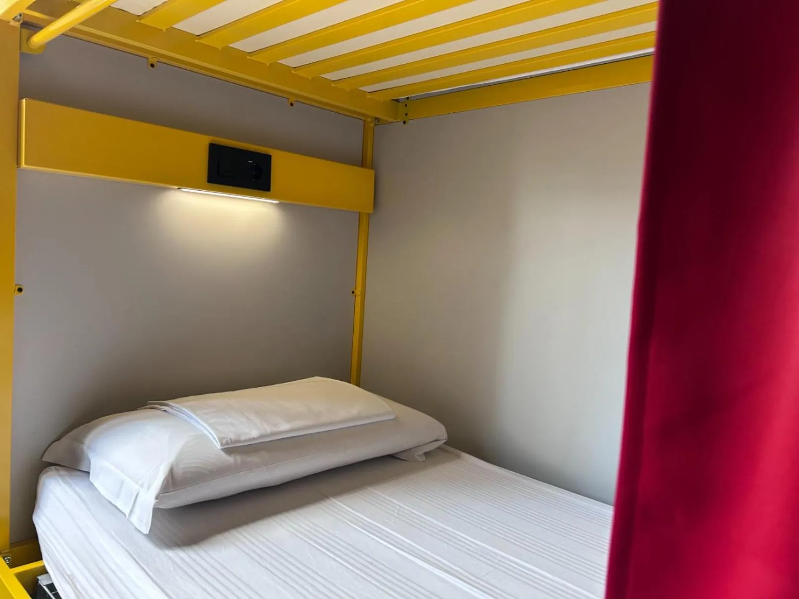 bunk bed, Bed in Roma Scout Center