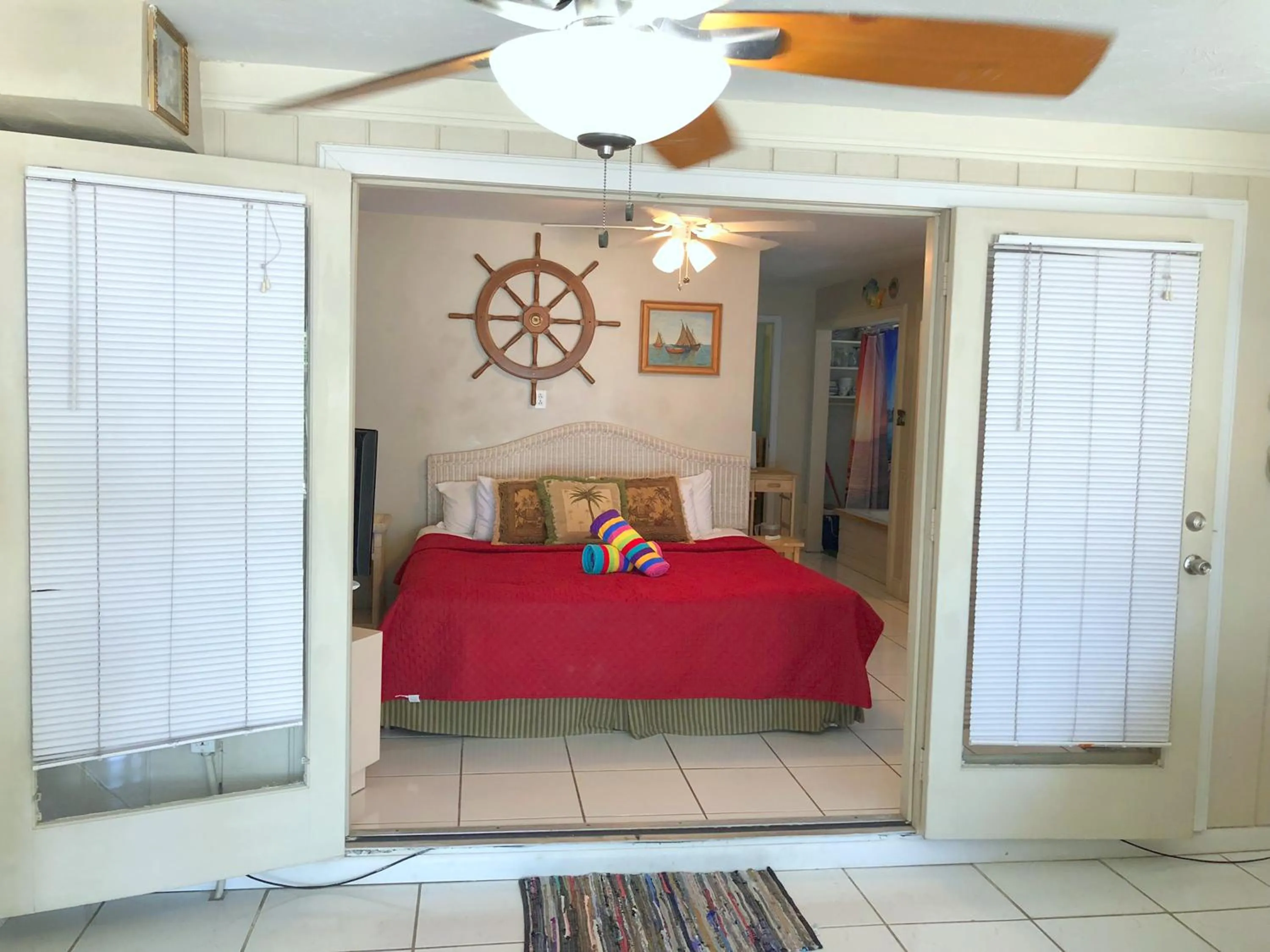 Bed in Key Largo Cottages
