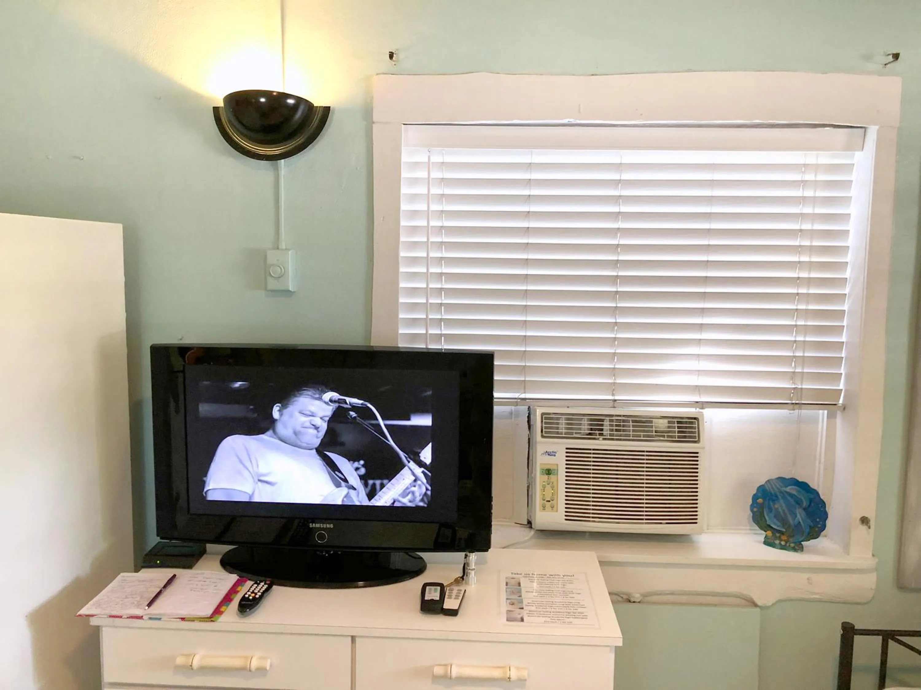 TV and multimedia in Key Largo Cottages