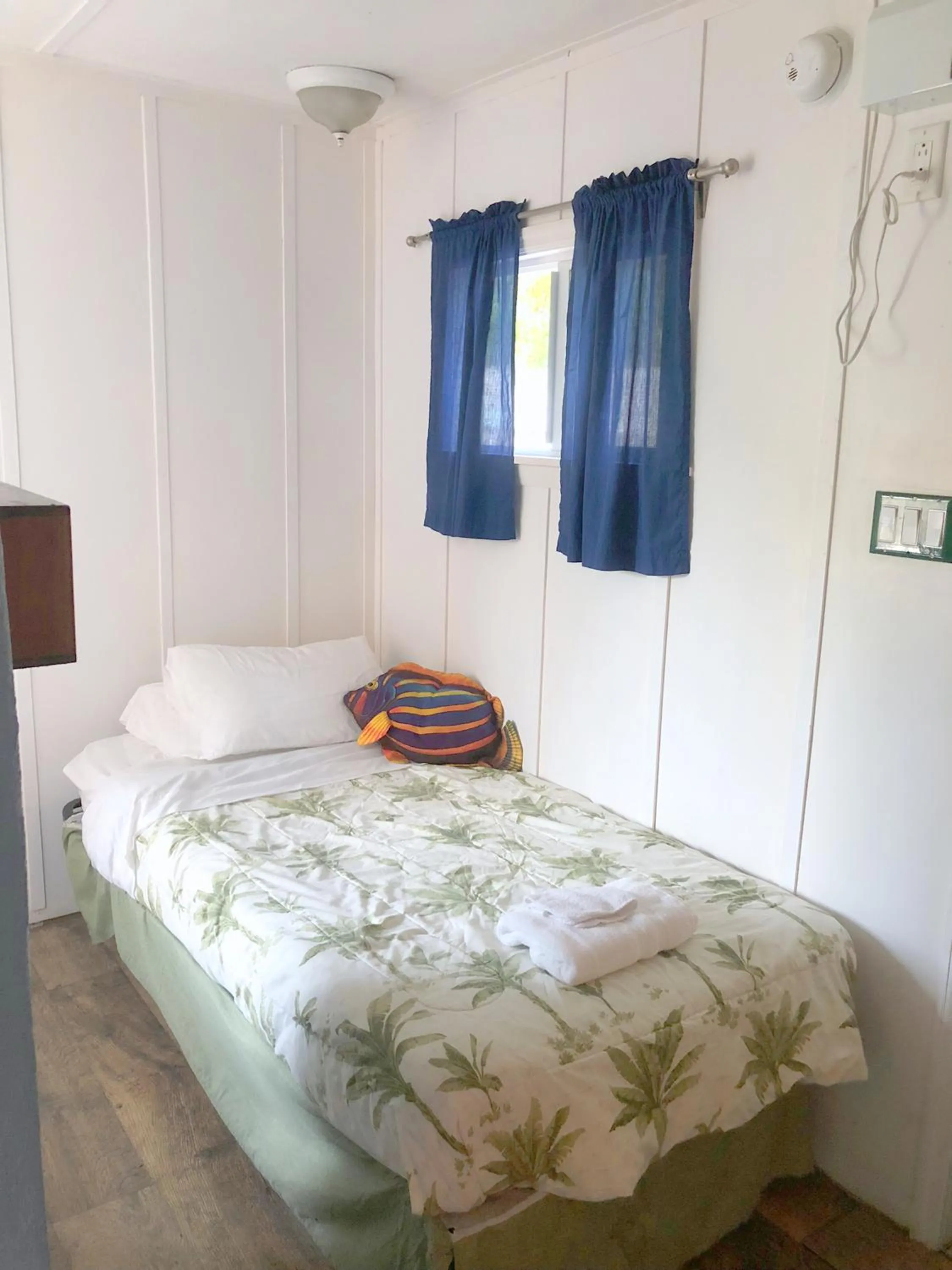 Bed in Key Largo Cottages