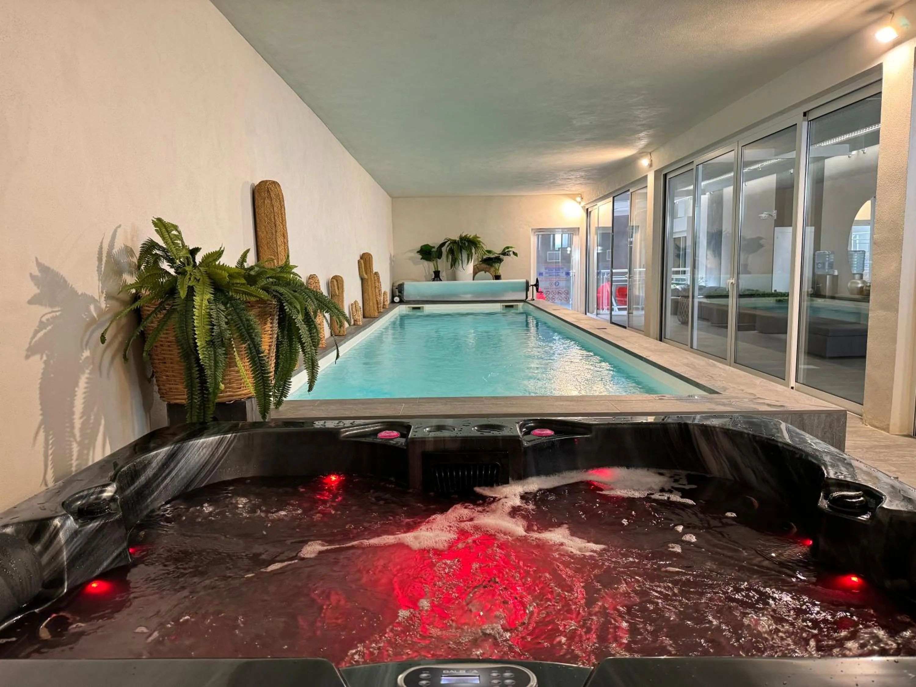 Hot Tub in Hotel Revellata & Spa