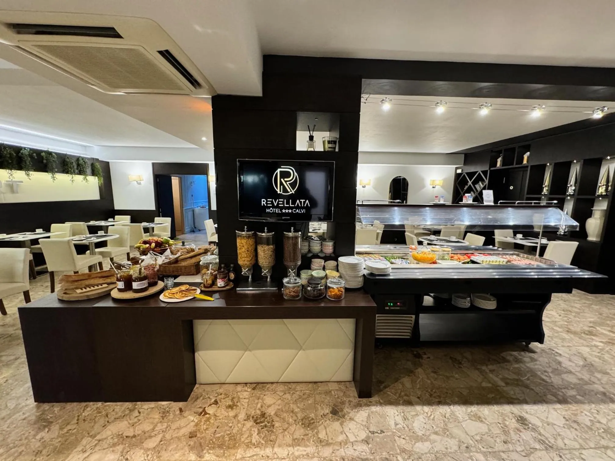 Breakfast in Hotel Revellata & Spa