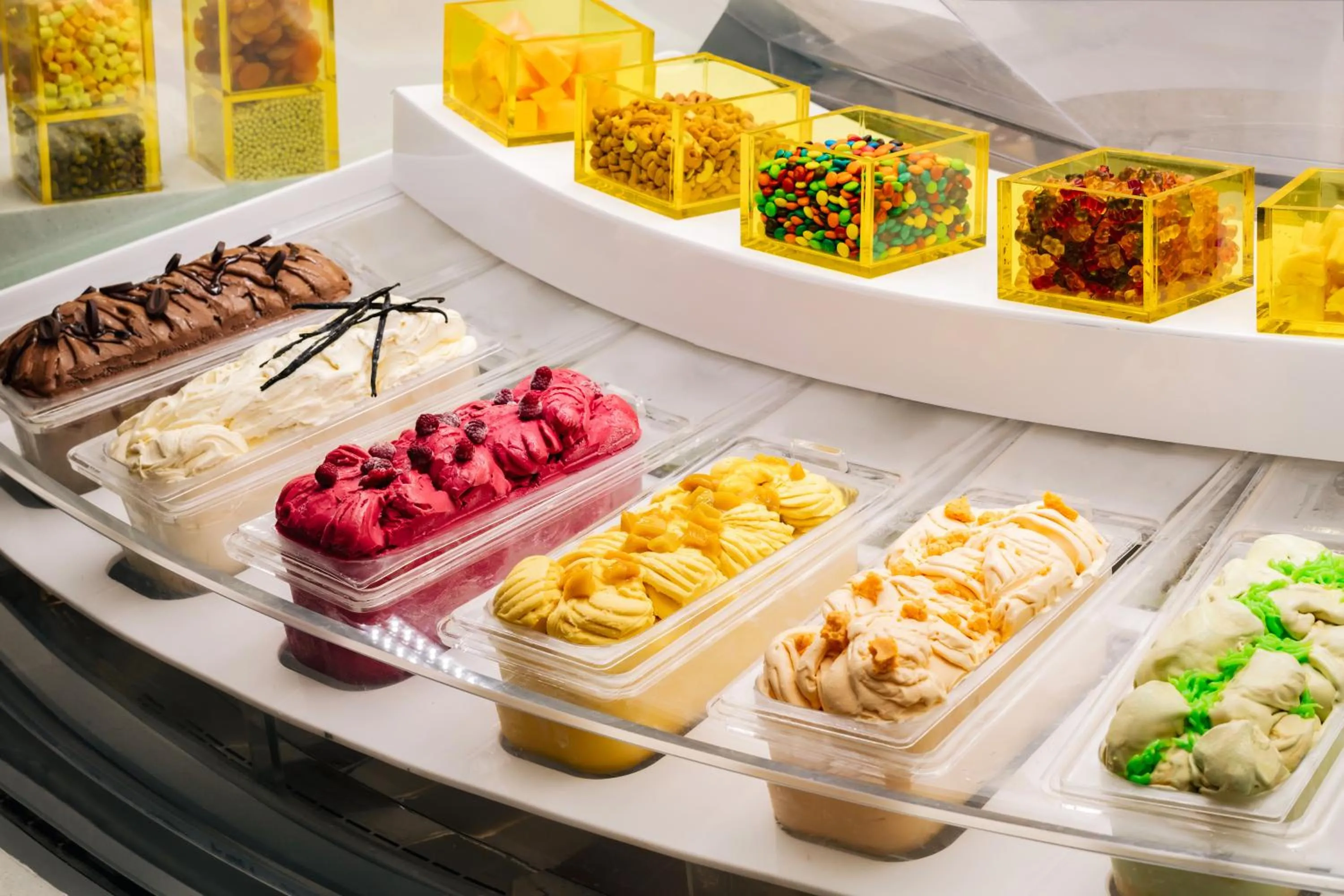 Restaurant/places to eat in Royal Plaza on Scotts