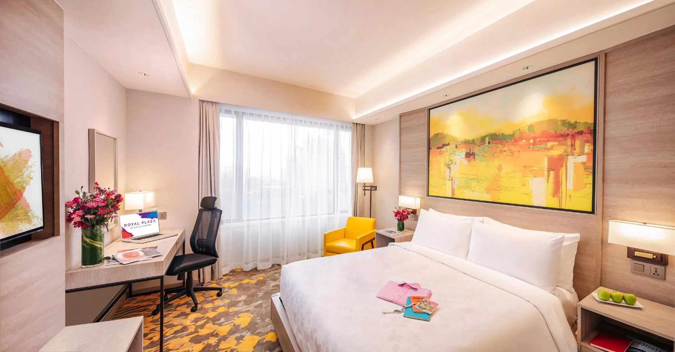 Bed in Royal Plaza on Scotts