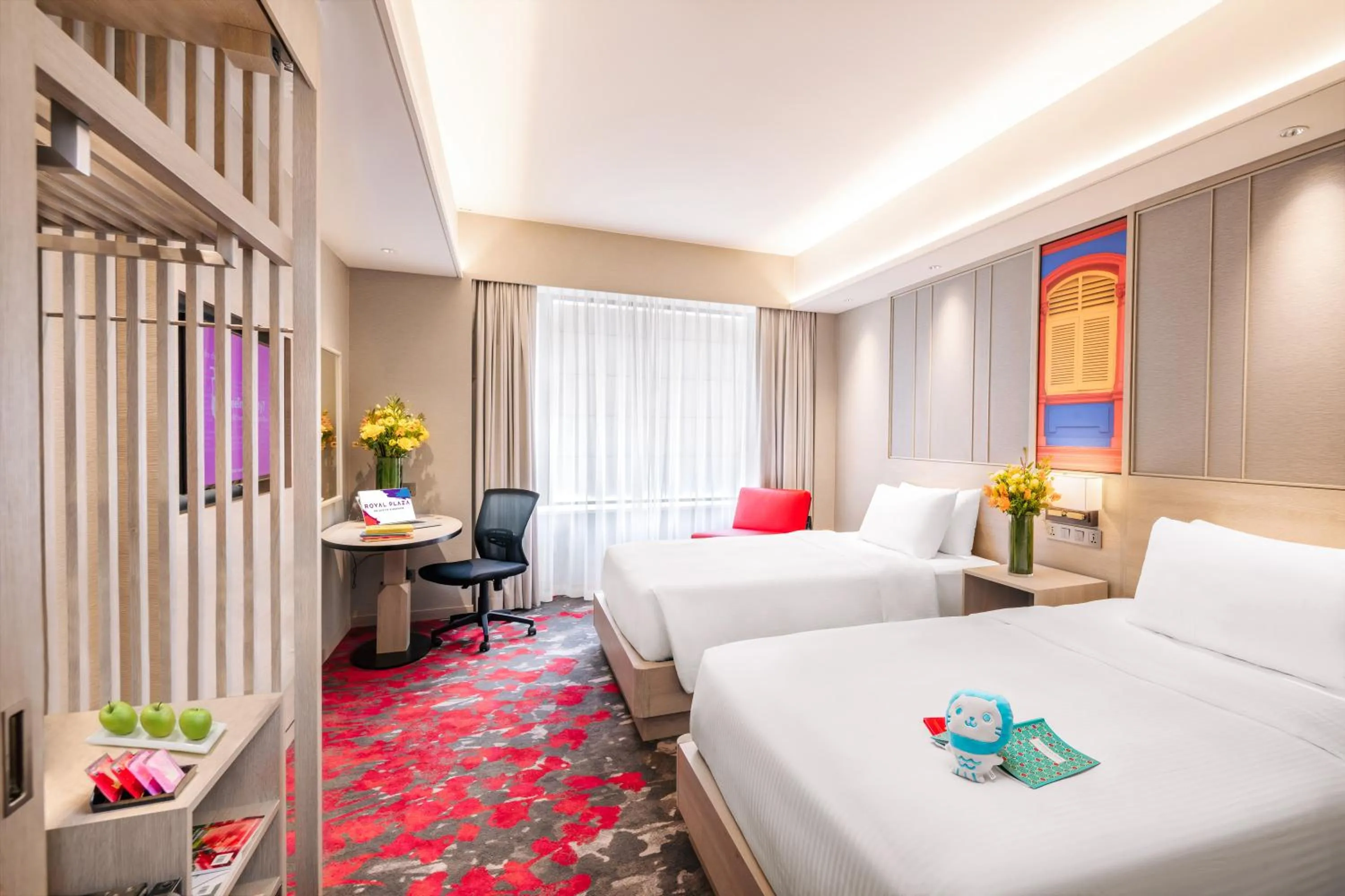 Bedroom, Bed in Royal Plaza on Scotts