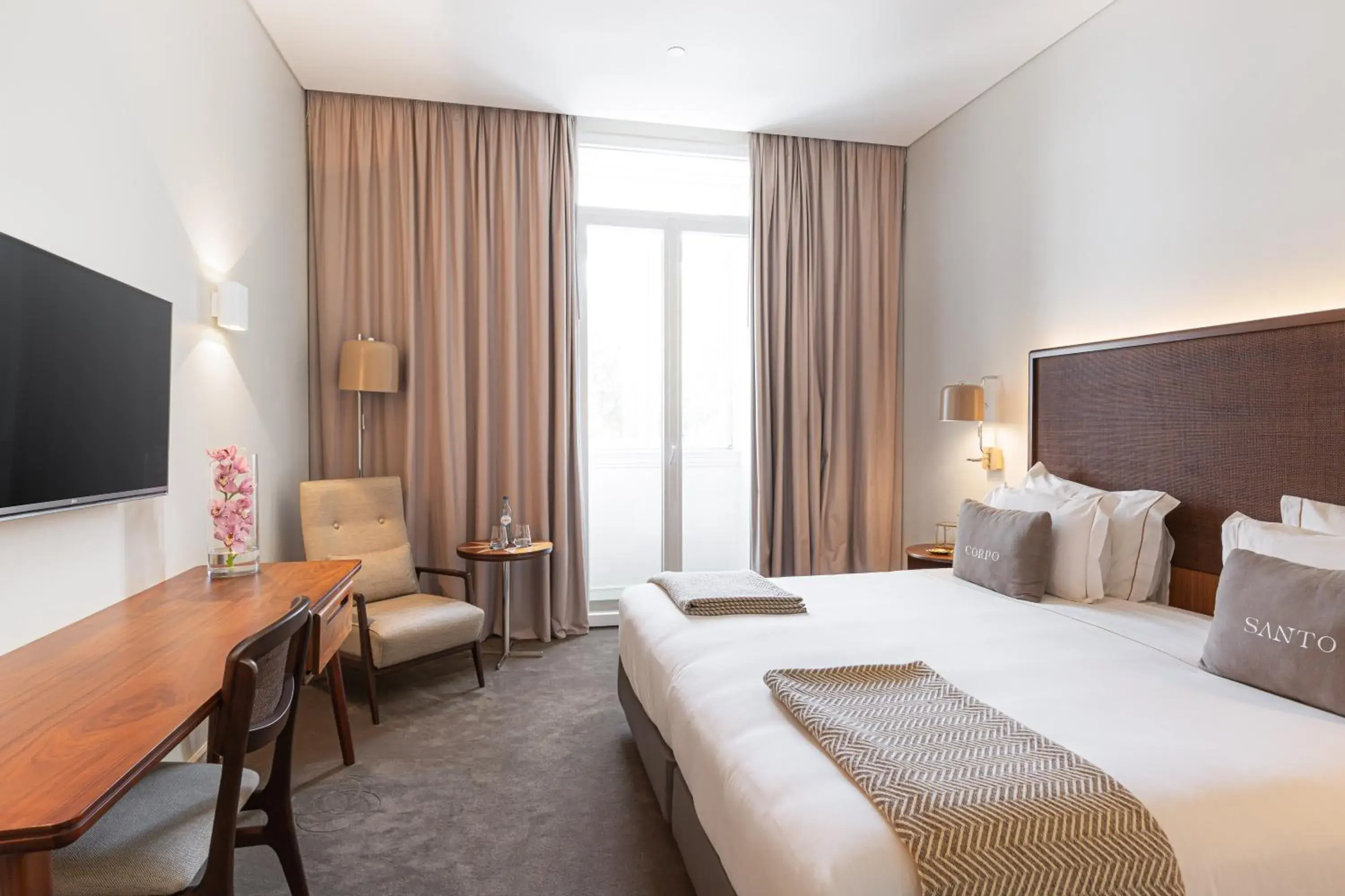 Superior Deluxe Double or Twin Room in Corpo Santo Lisbon Historical Hotel Superior Deluxe Double or Twin Room in Corpo Santo Lisbon Historical Hotel