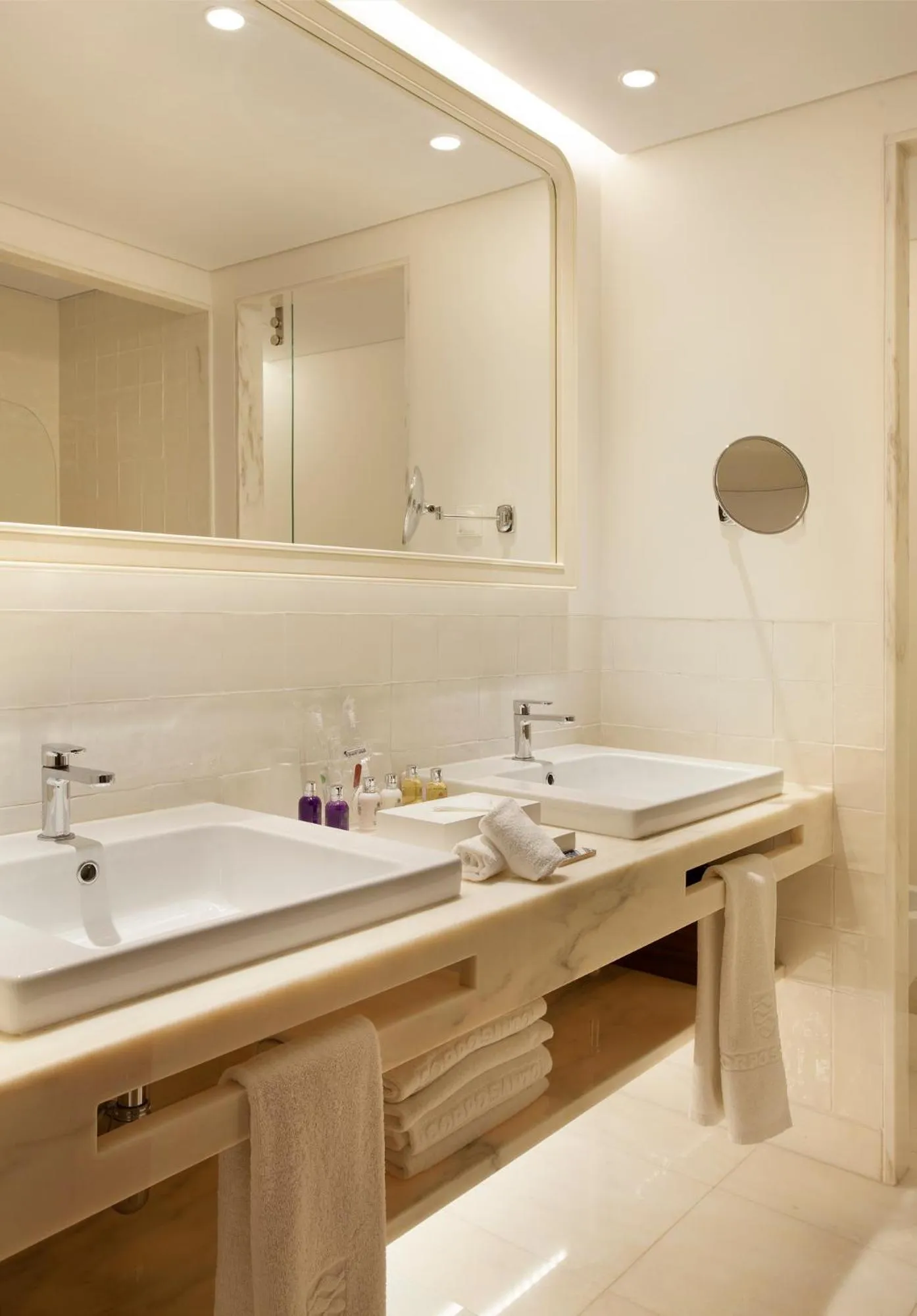 Bathroom in Corpo Santo Lisbon Historical Hotel