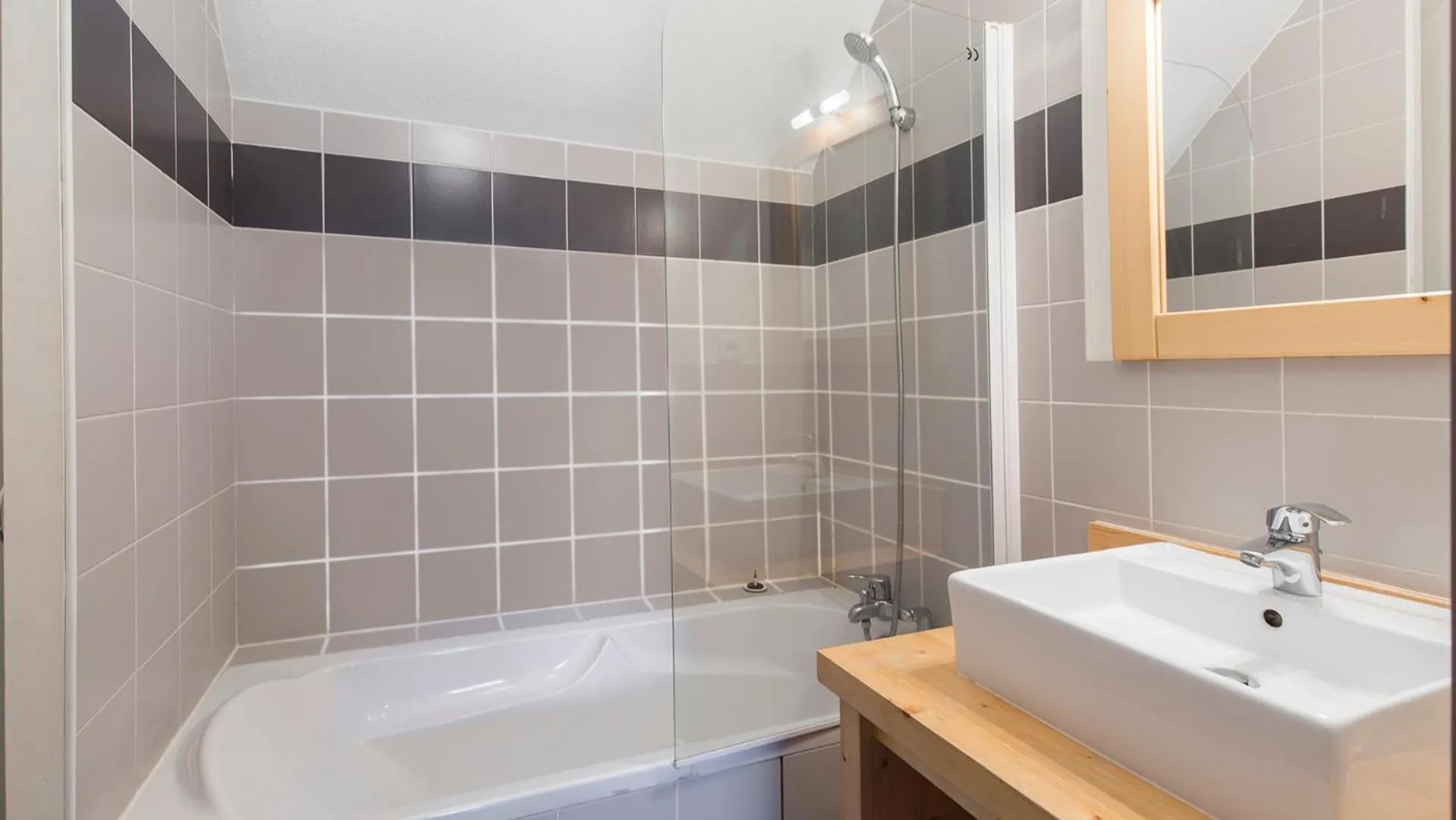 Bathroom in Vacancéole - Les Jardins de Balnéa