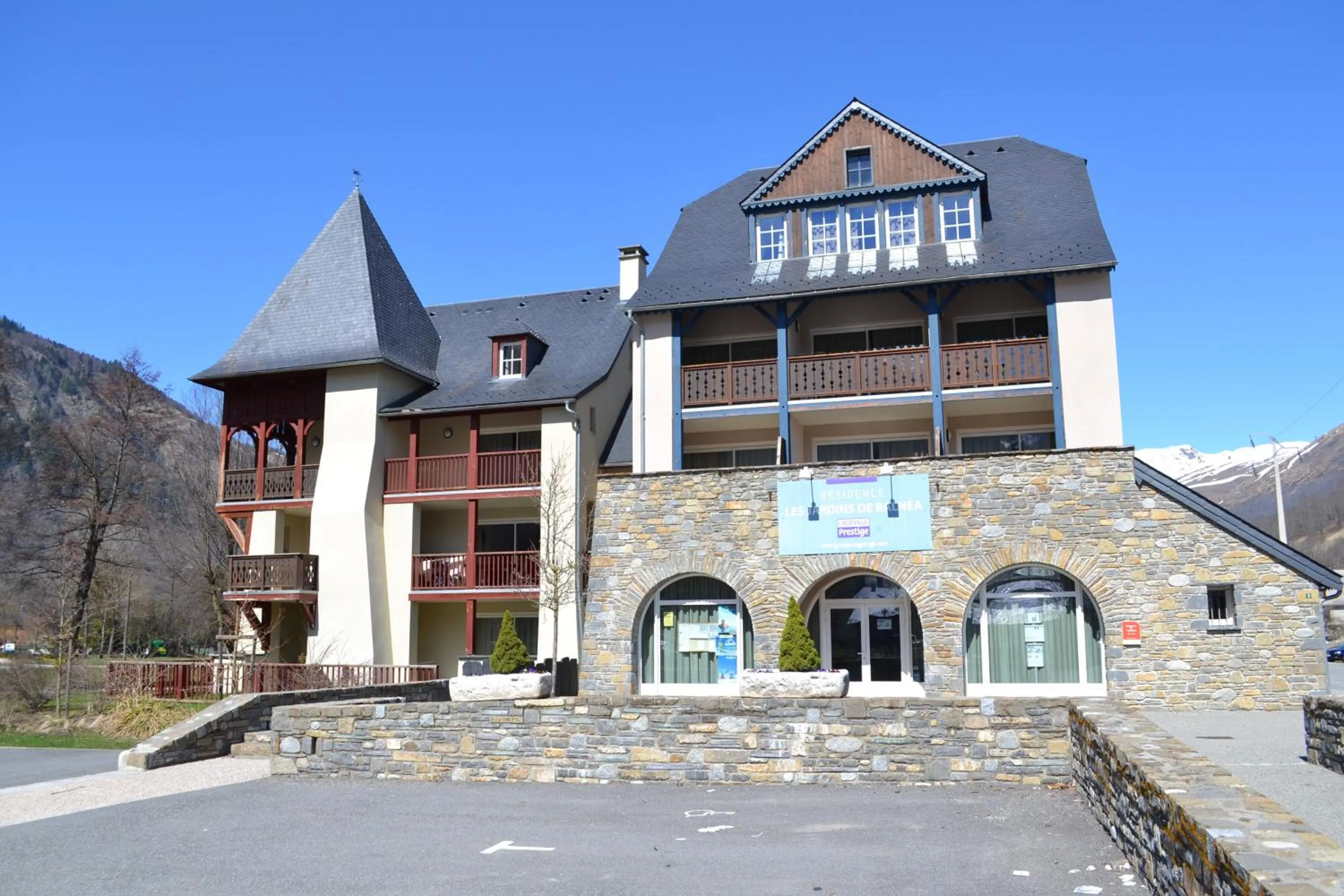 Summer in Vacancéole - Les Jardins de Balnéa