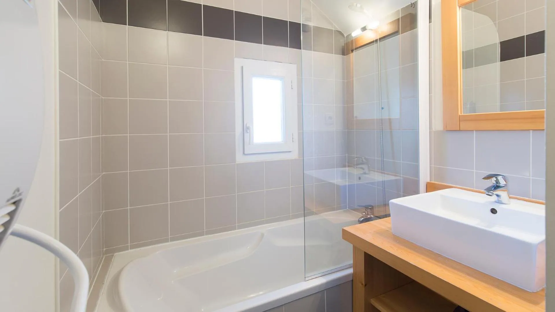 Bathroom in Vacancéole - Les Jardins de Balnéa