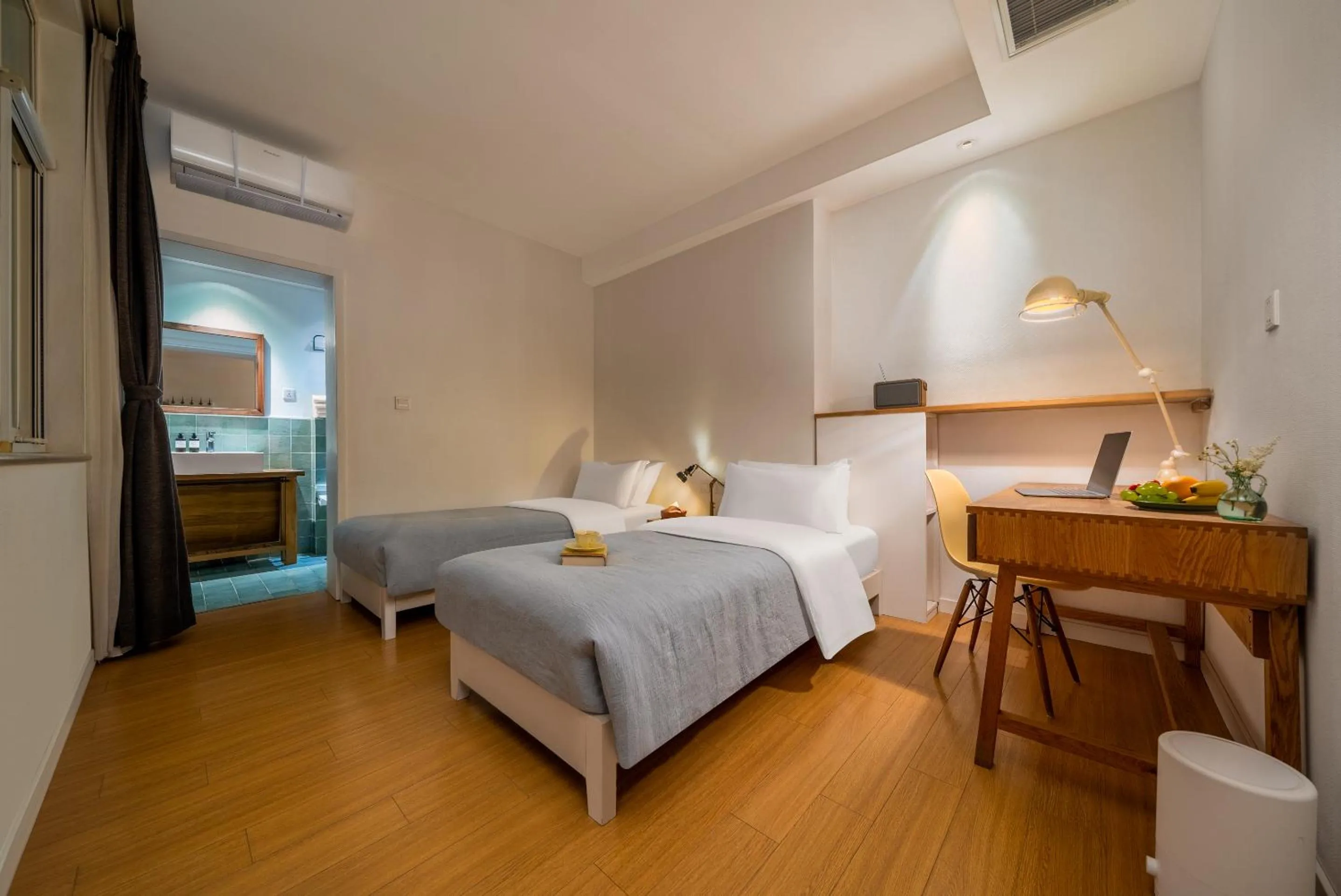 Twin Room with Garden View in Peking Garden Siheyuan Boutique Hotel-Forbidden City&Beihai Park&Historic Hutong-Traditionnal yard&Sunshine terrace&Tea house&home kitchen