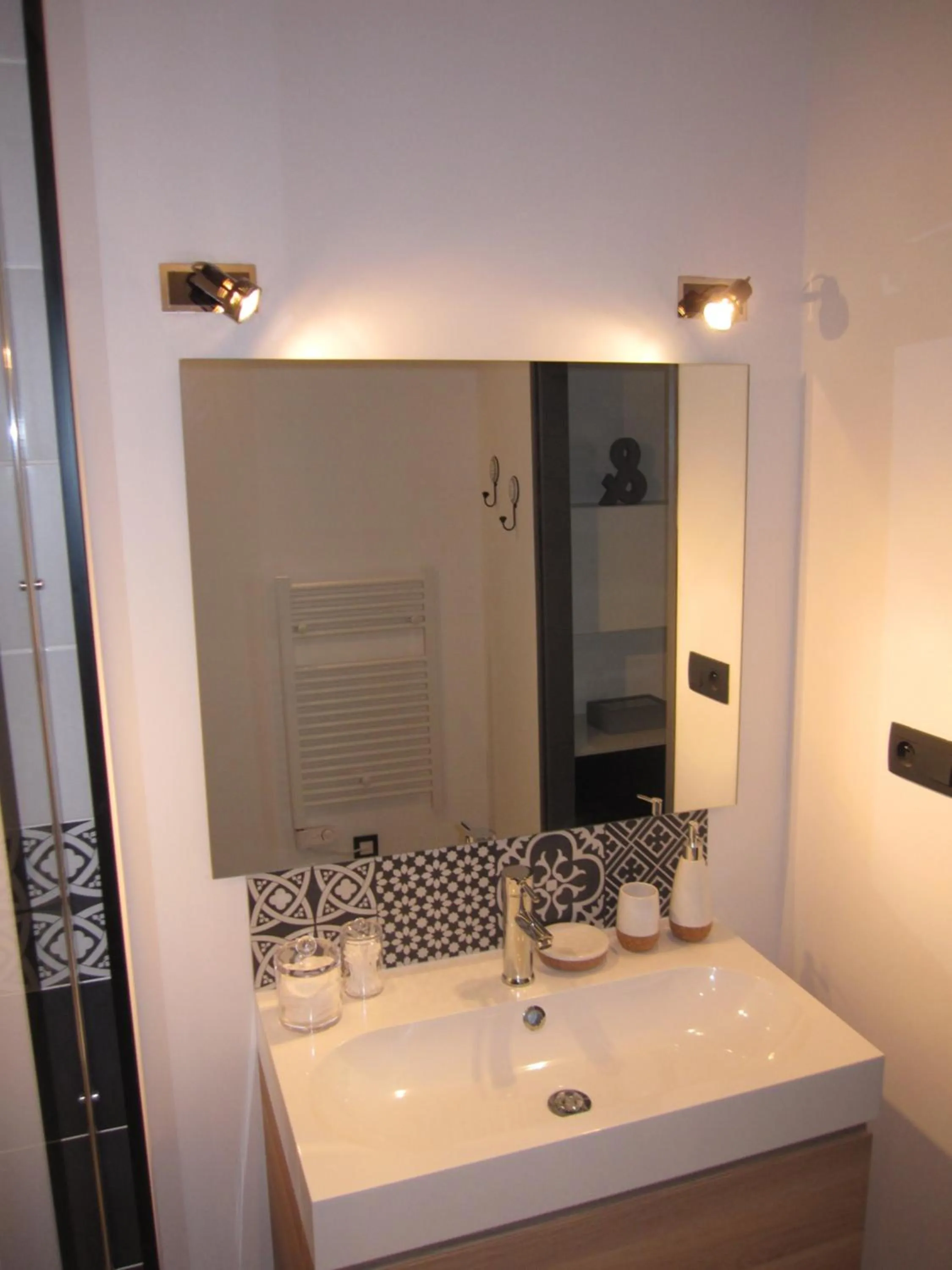 Shower in La Terracotta