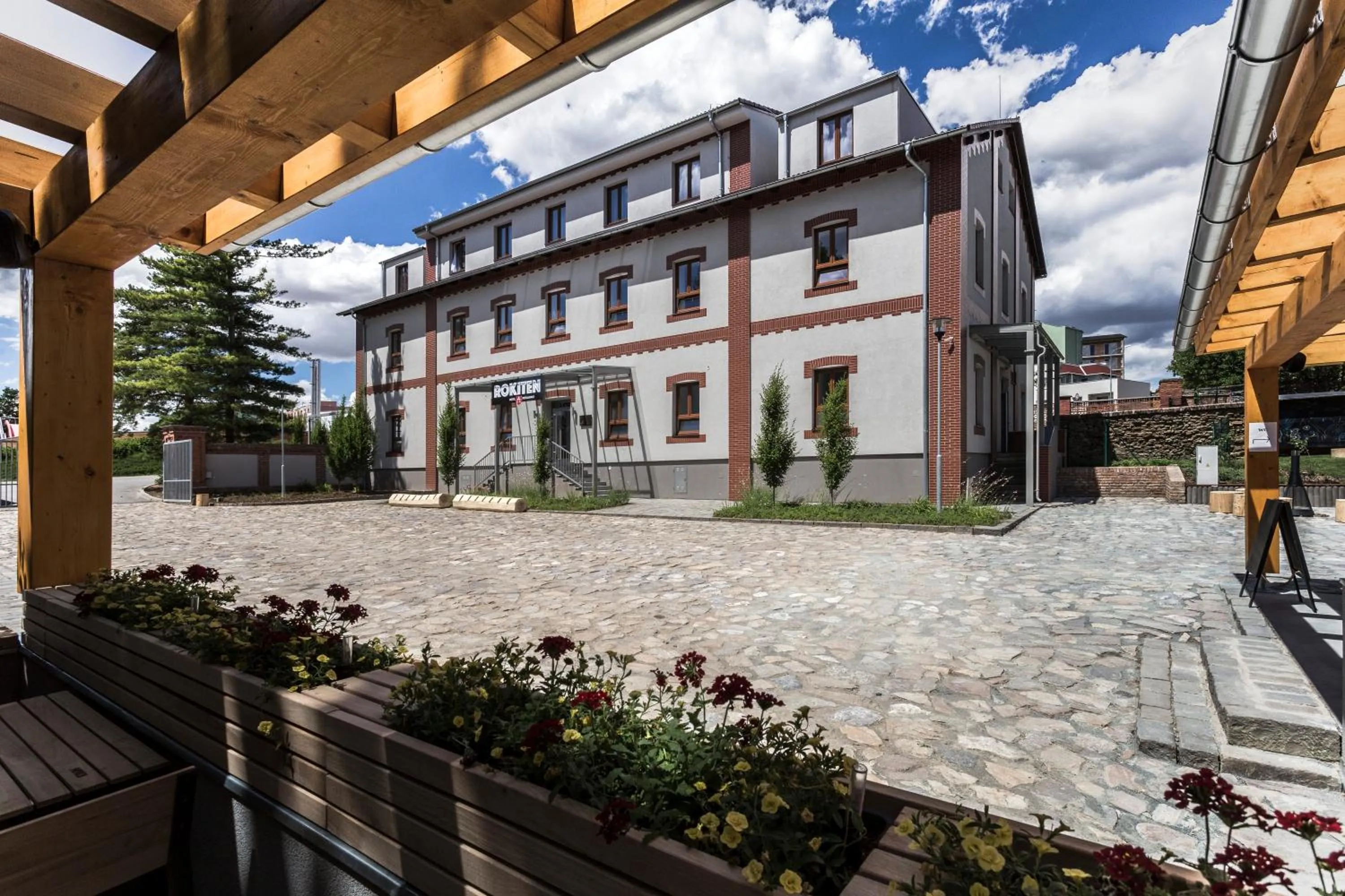 Facade/entrance in Hotel Rokiten