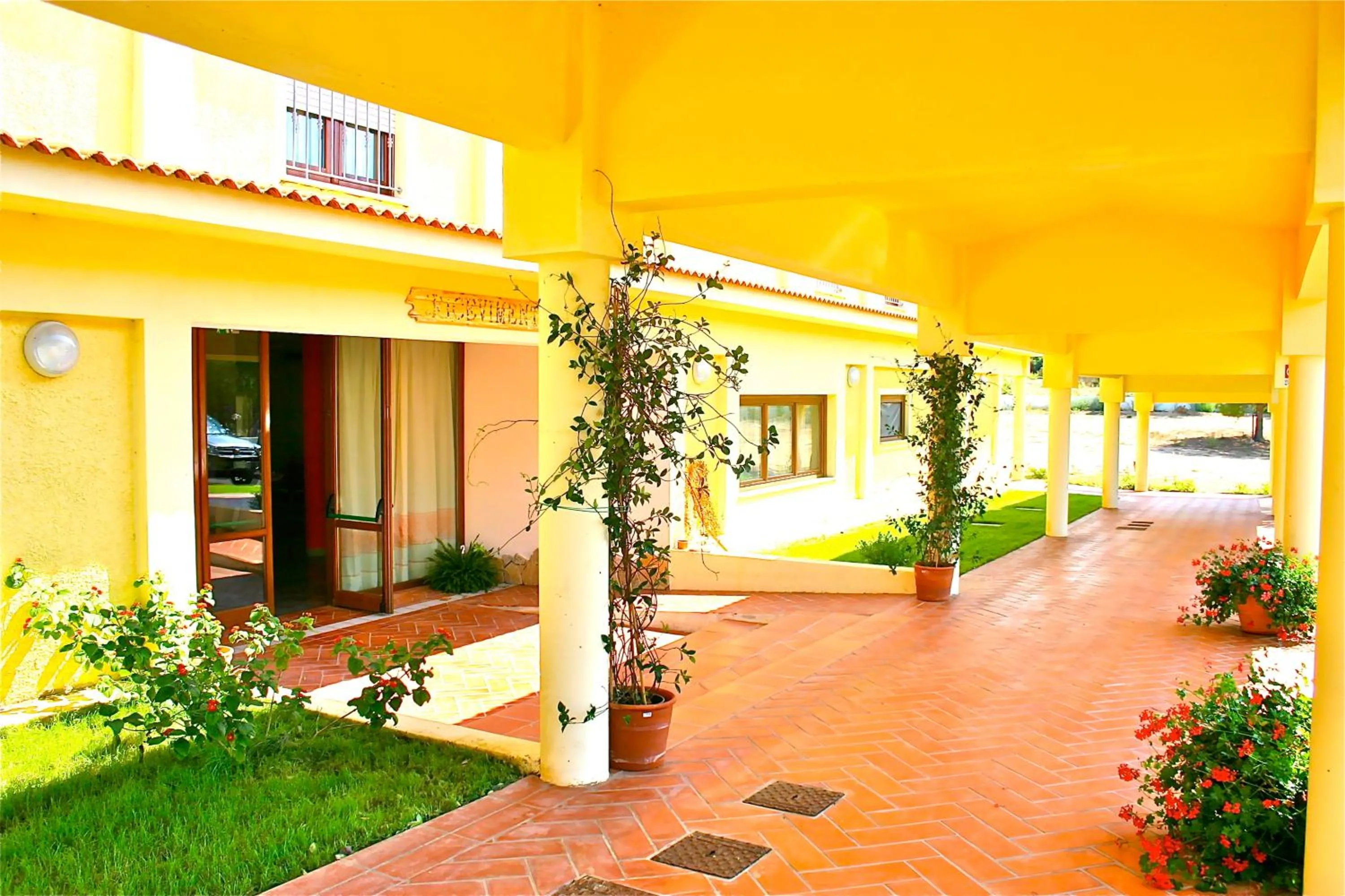 Patio in Hotel Petri Marini