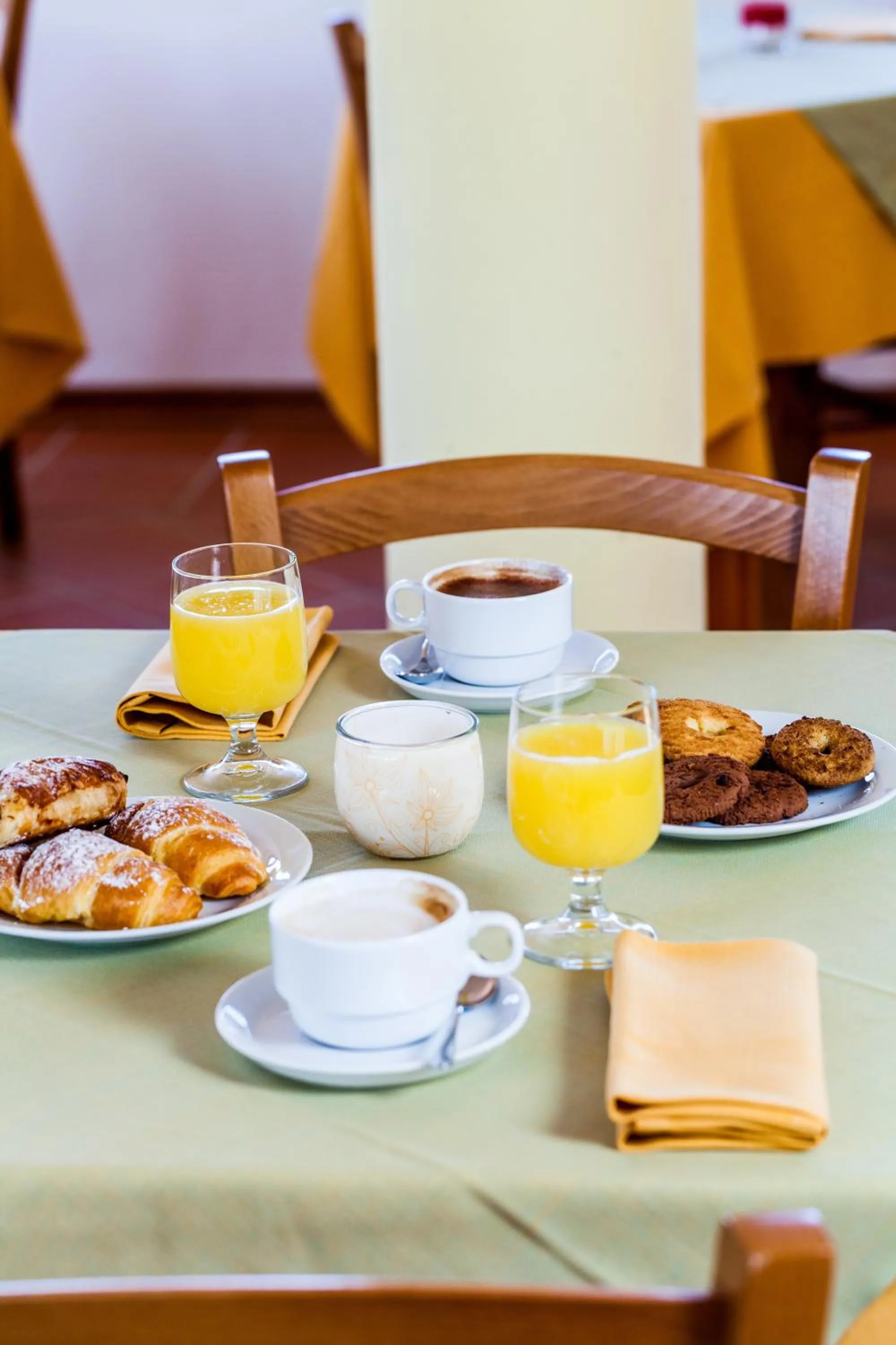 Food and drinks in Hotel Petri Marini