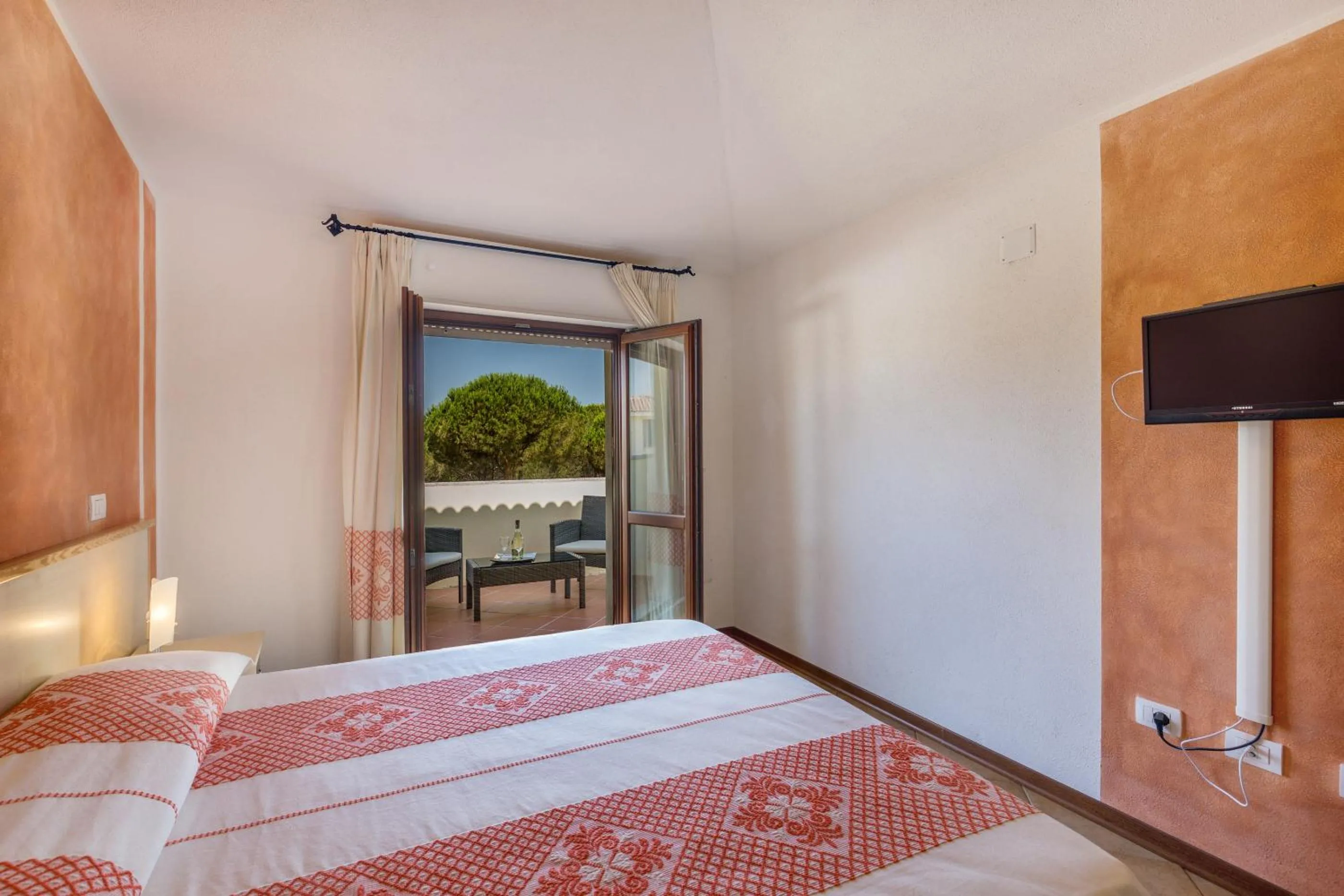 Balcony/Terrace, Bed in Hotel Petri Marini