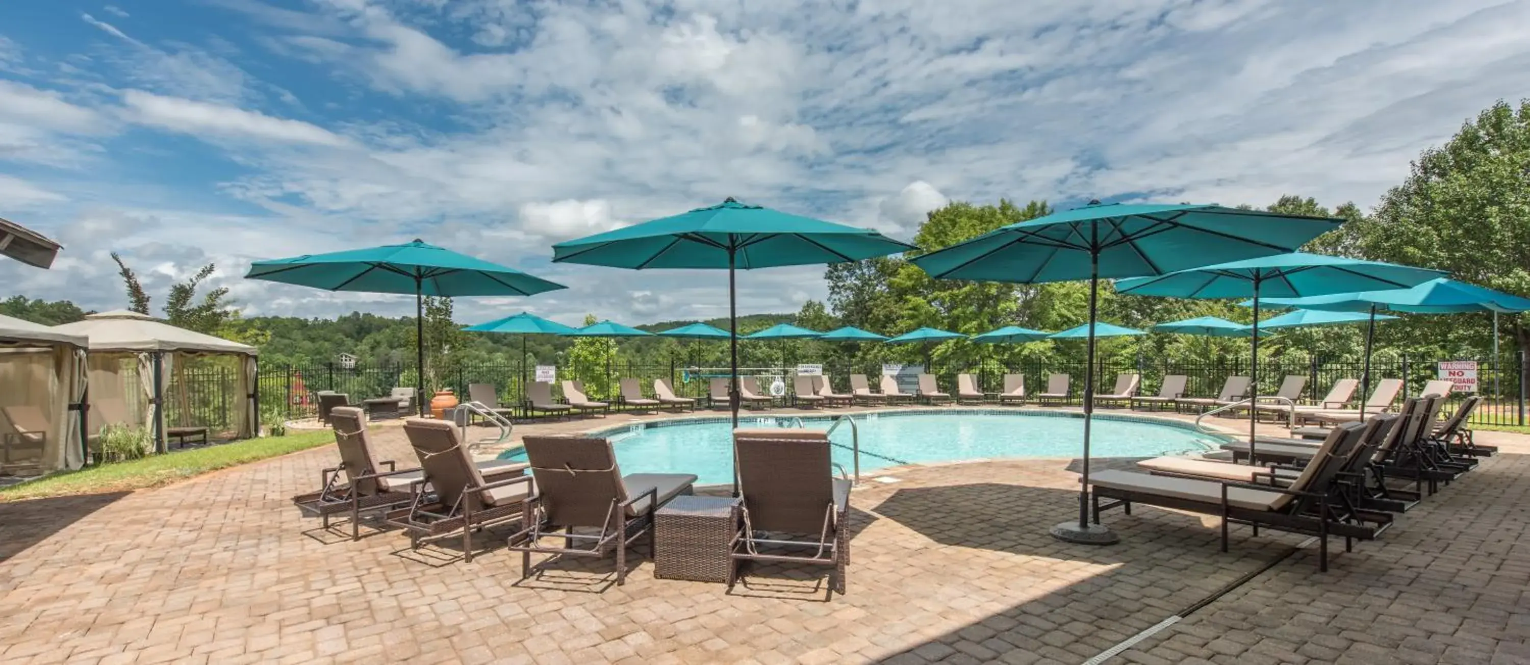 Swimming pool in Valhalla Resort Hotel Swimming pool in Valhalla Resort Hotel