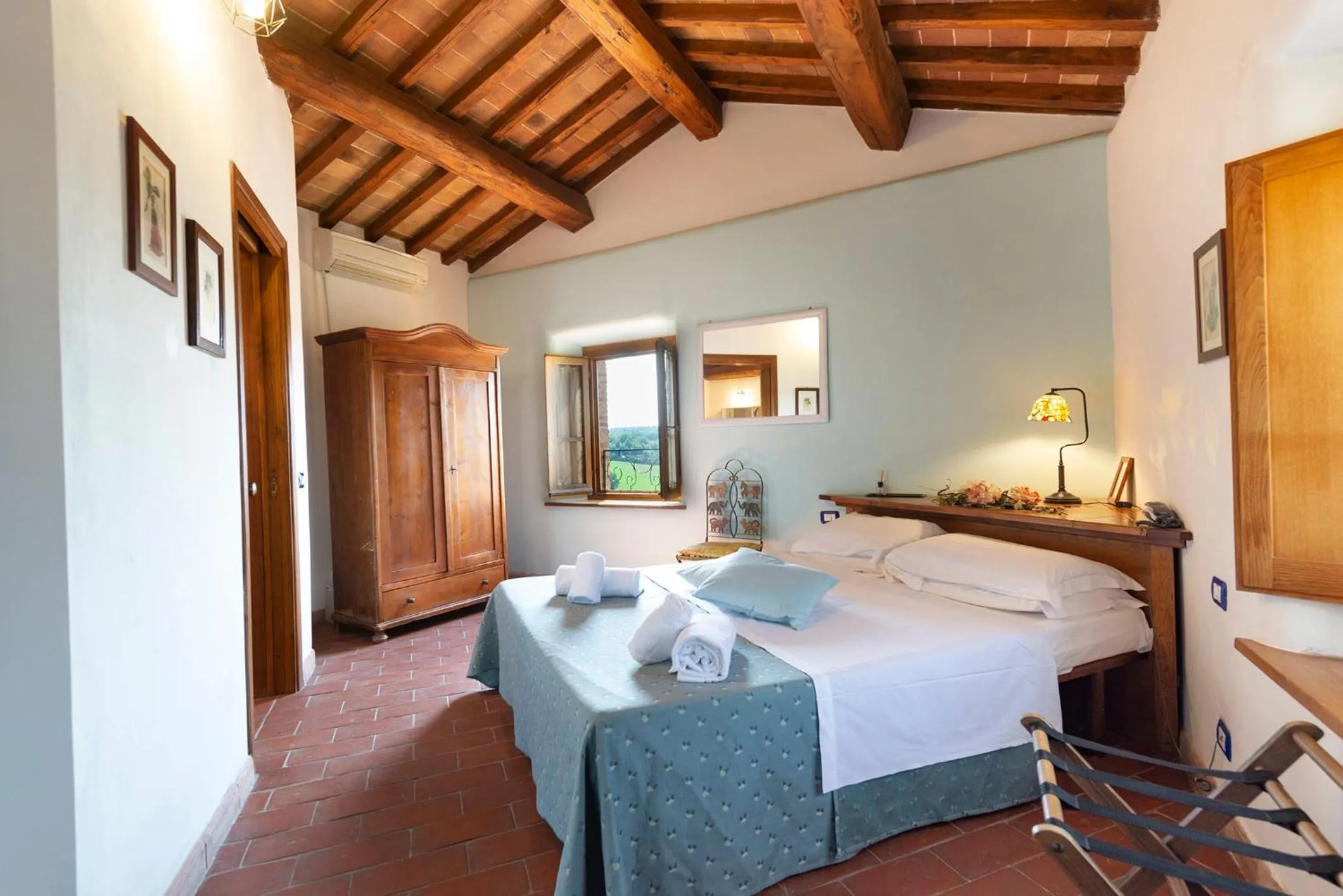 Photo of the whole room, Bed in Locanda Vesuna Hotel Countryhouse