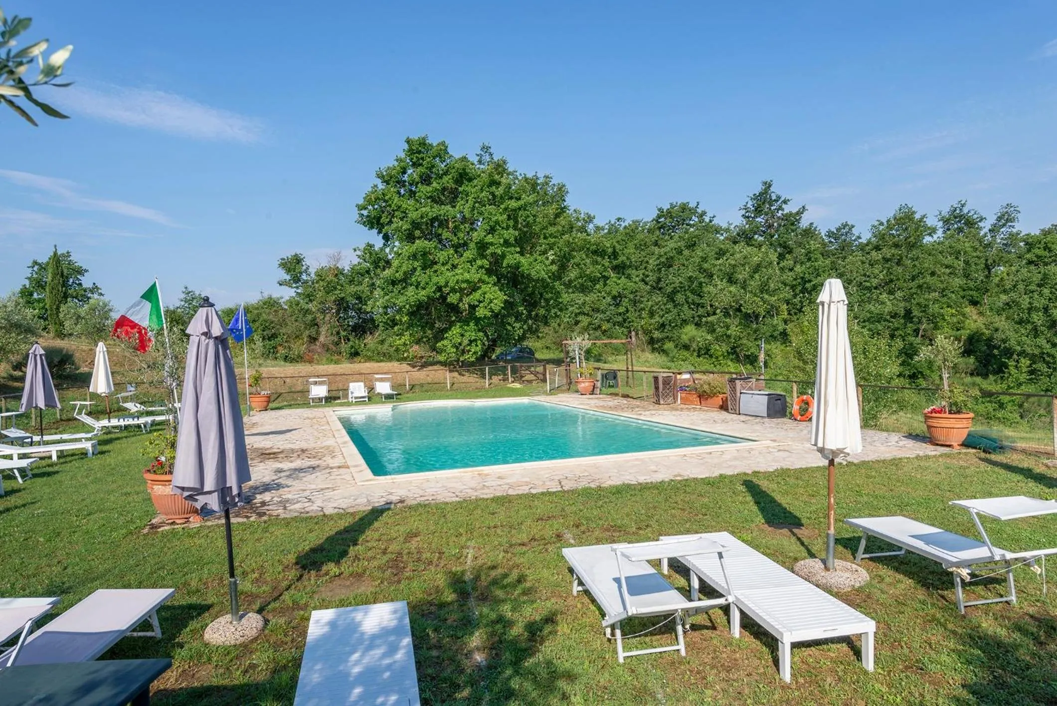 Swimming pool in Locanda Vesuna Hotel Countryhouse