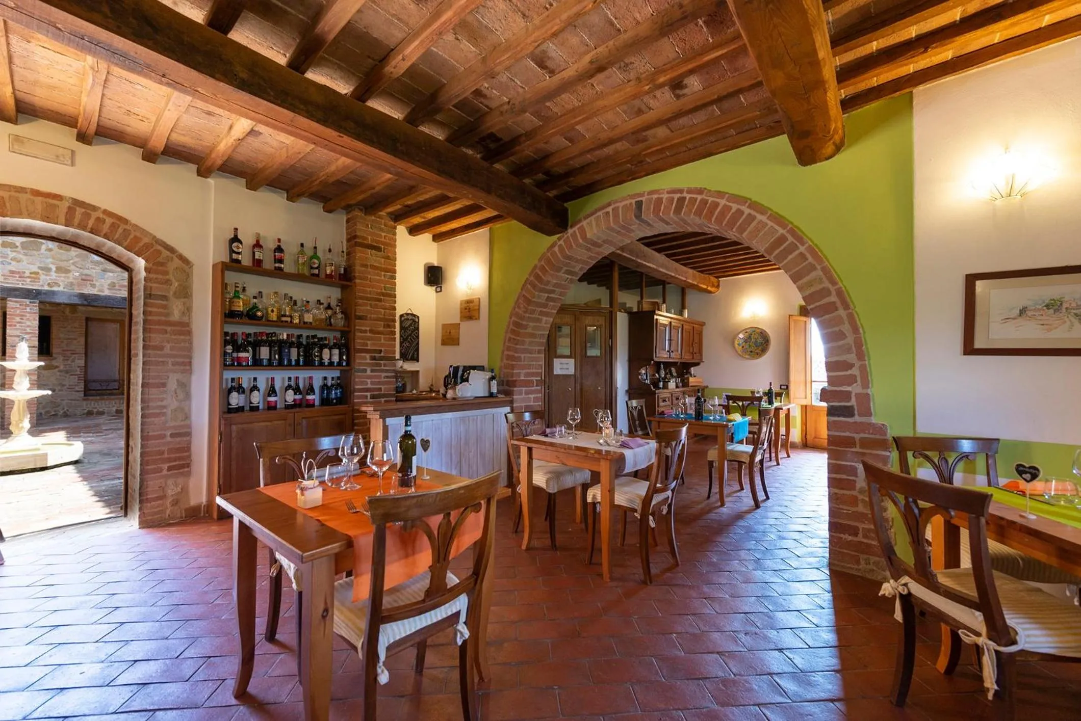 Restaurant/places to eat in Locanda Vesuna Hotel Countryhouse