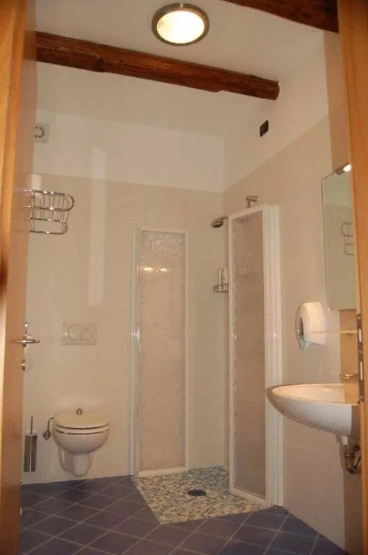 Bathroom in Agriturismo Dolceacqua