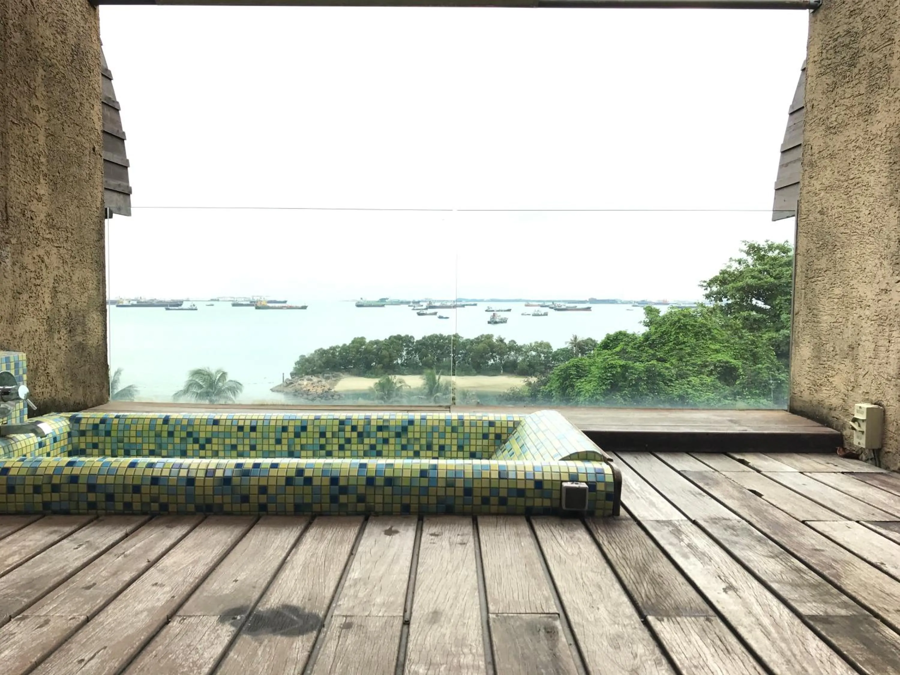 Hot Tub in Siloso Beach Resort - Sentosa