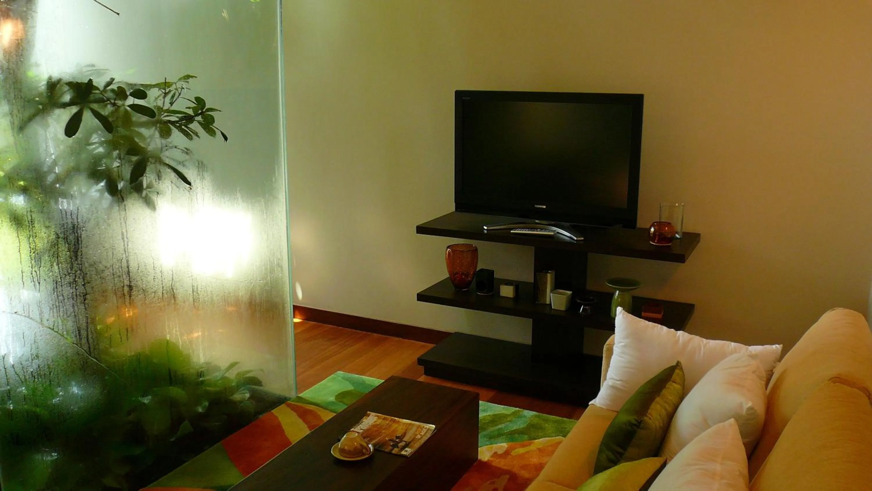 TV and multimedia in Siloso Beach Resort - Sentosa
