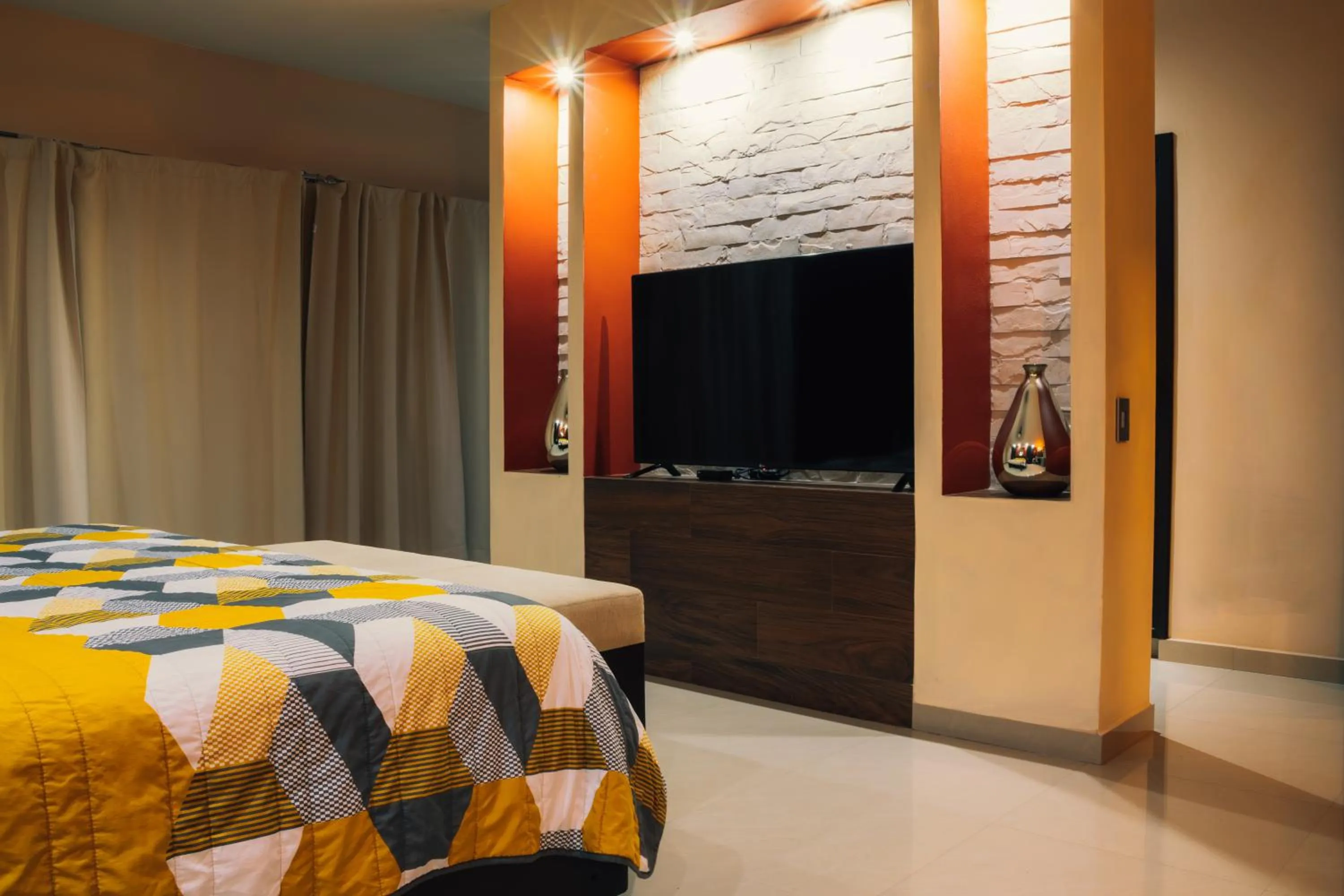 Bed in Luxury Hotel Inn