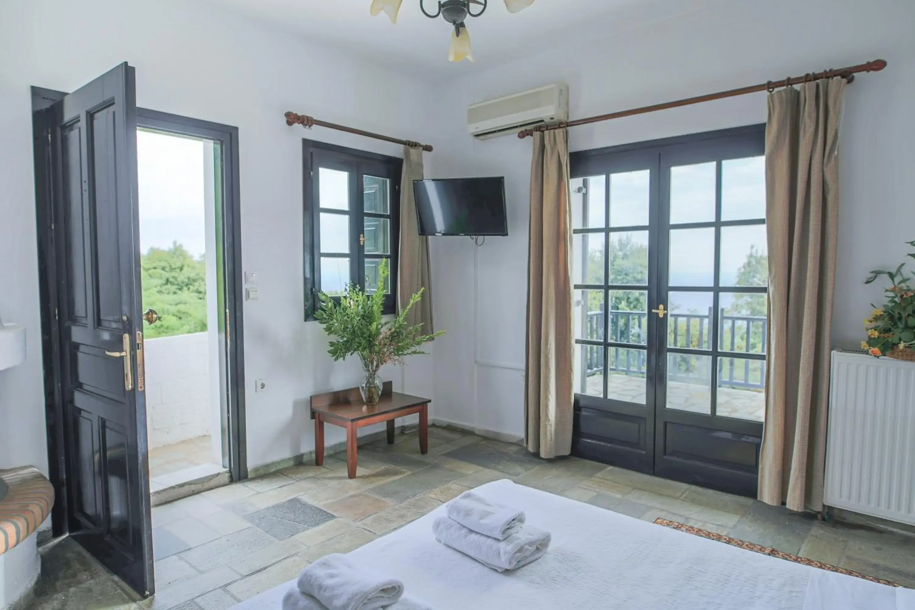 Double or Twin Room with Garden View in Pilio Sea Horizon Hotel Double or Twin Room with Garden View in Pilio Sea Horizon Hotel