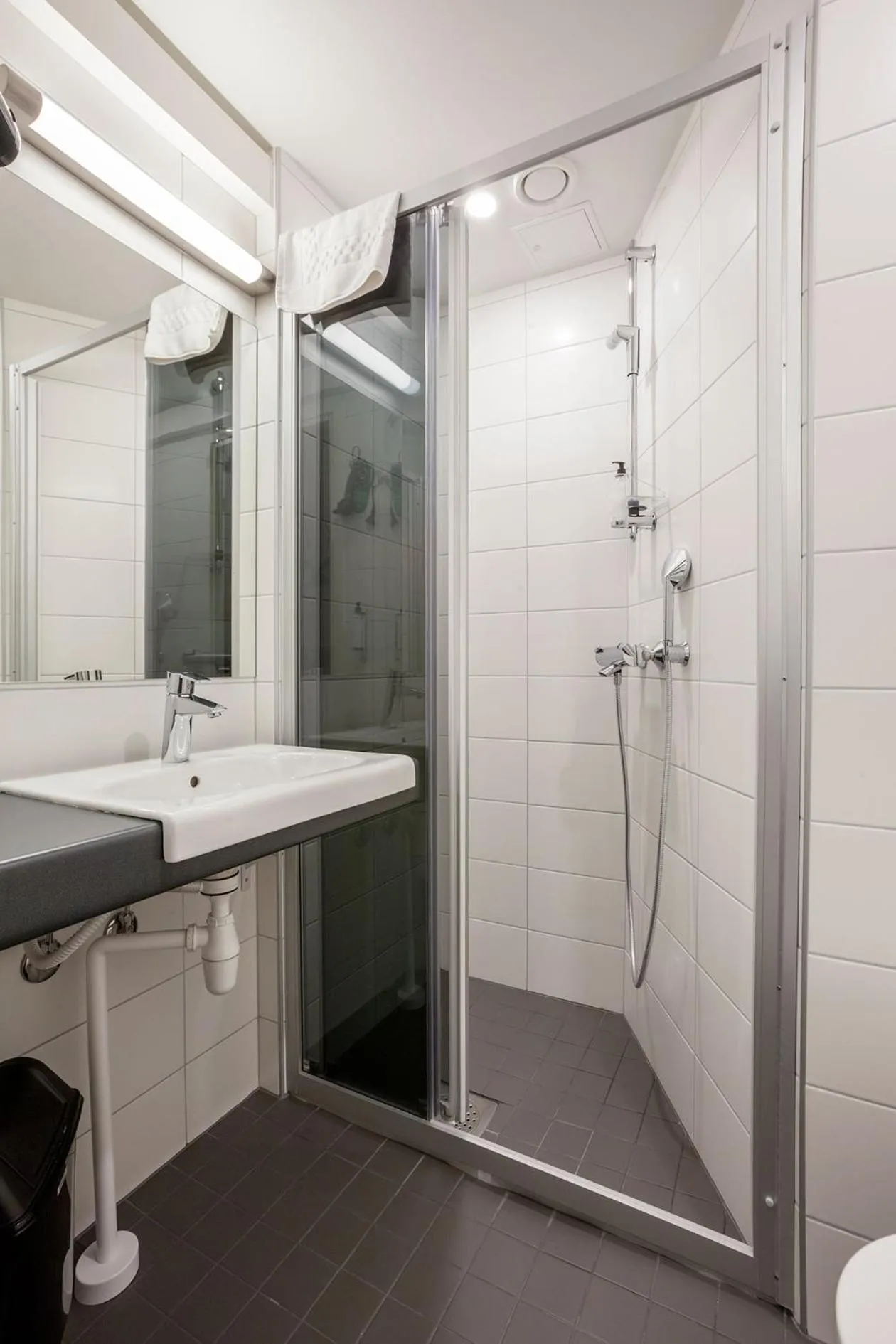 Shower in Pietarsaaren Kaupunginhotelli