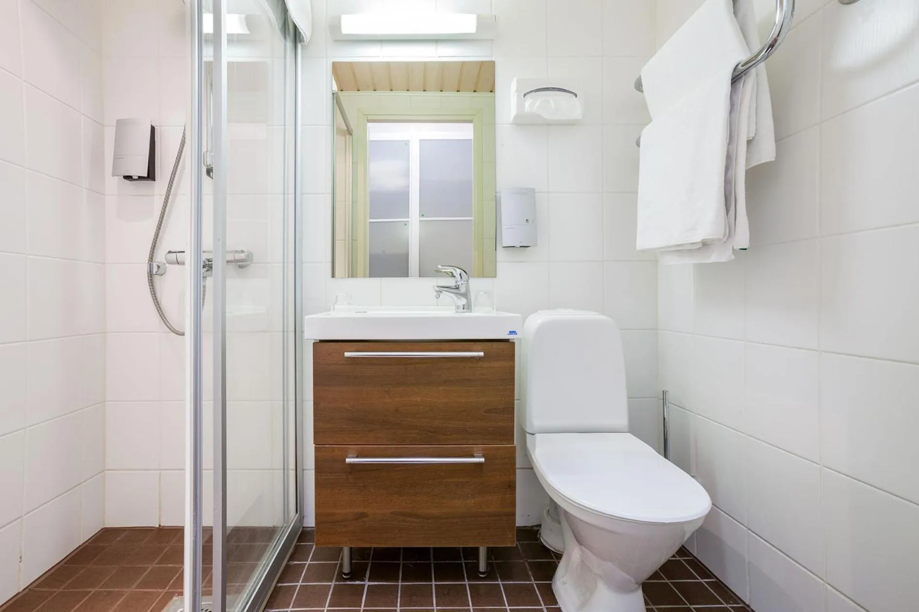 Shower in Pietarsaaren Kaupunginhotelli