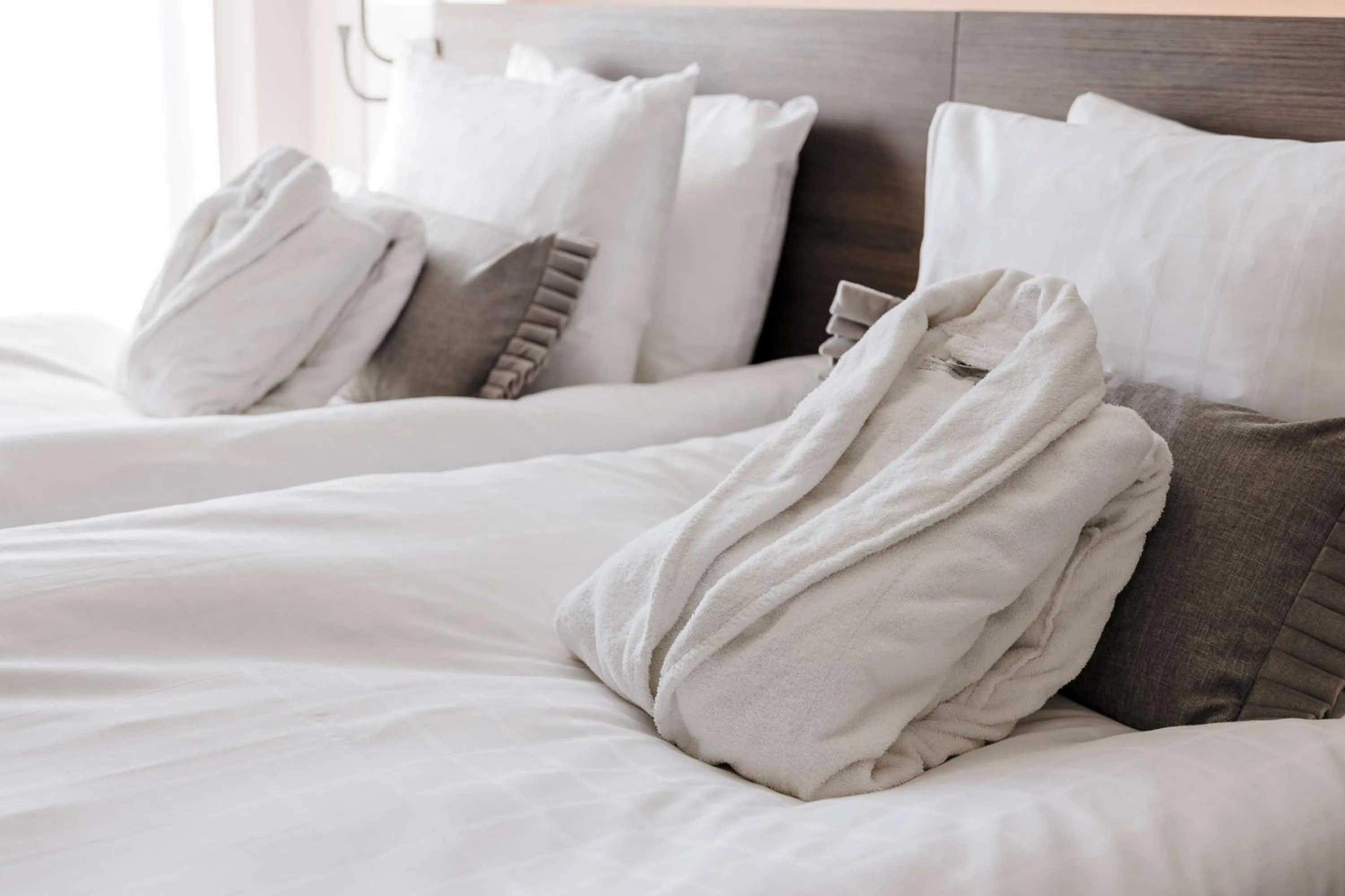 Photo of the whole room, Bed in Scandic Strömmen