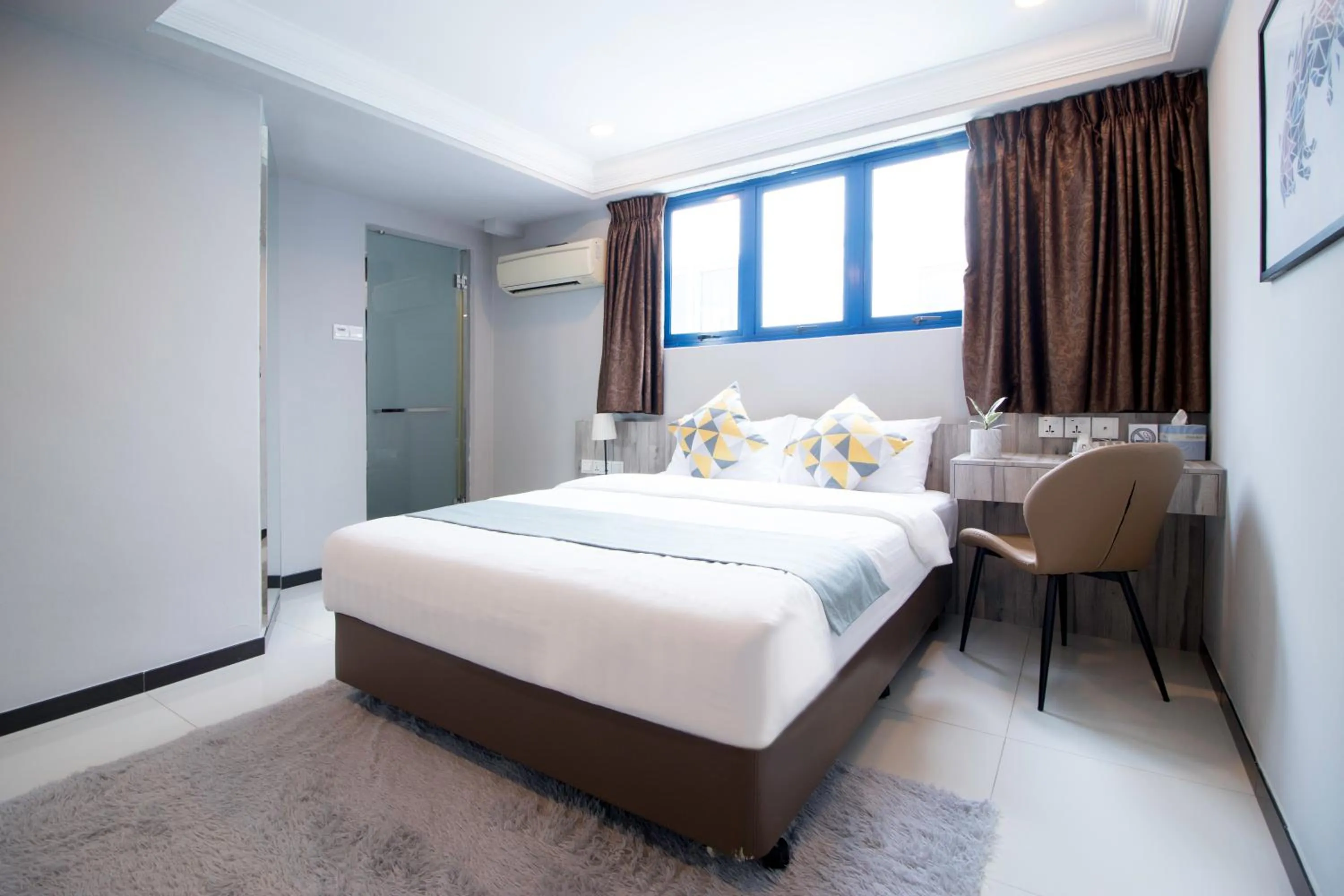 Bedroom, Bed in Harbour Ville Hotel