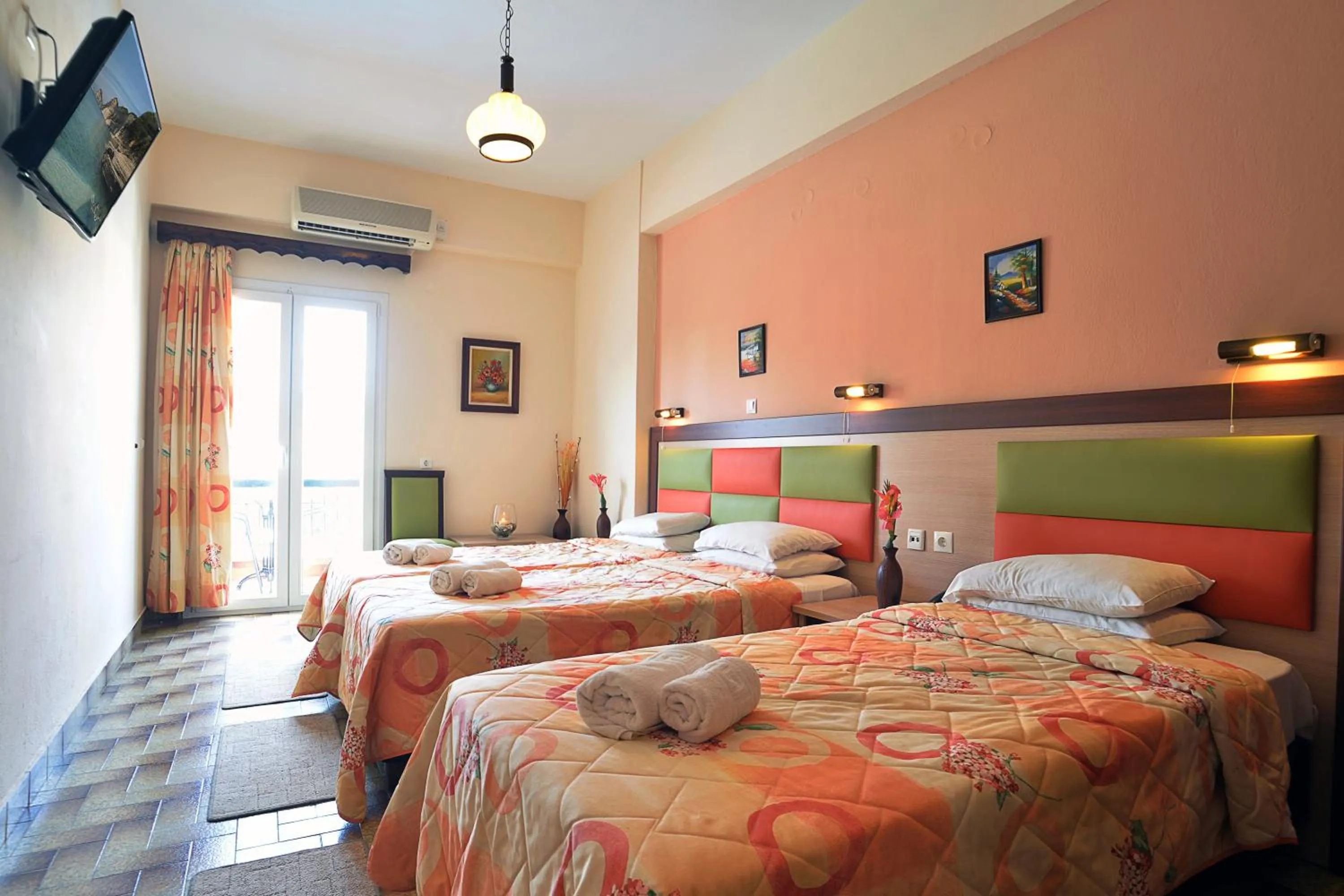 Pool view, Bed in Maltezos Hotel