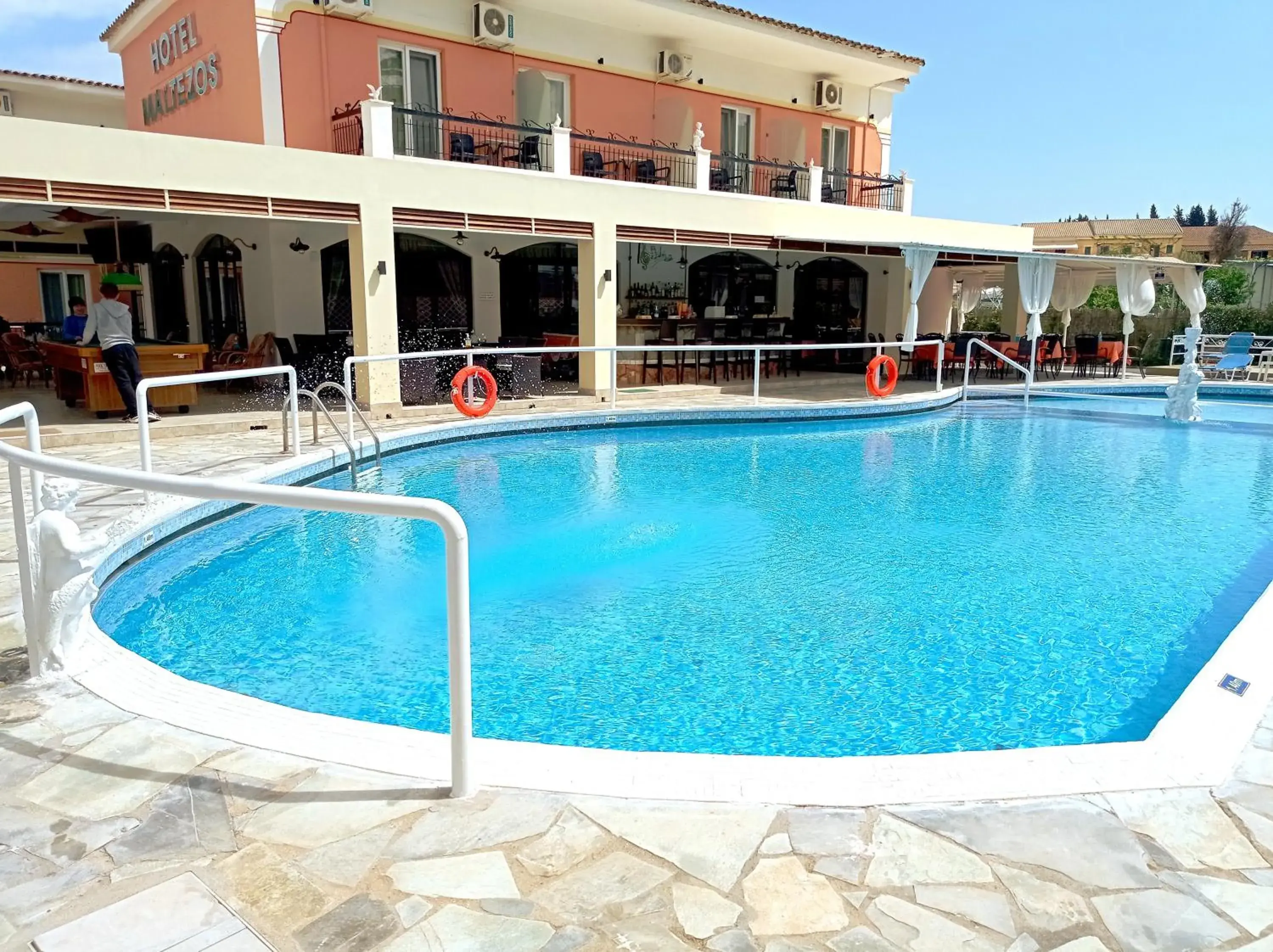 Property building in Maltezos Hotel Property building in Maltezos Hotel