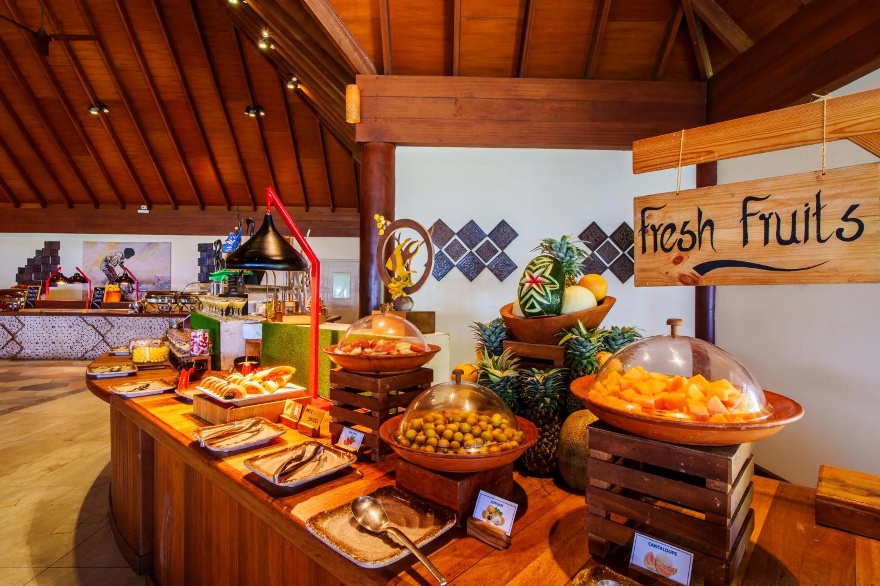 Restaurant/places to eat in Reethi Faru Resort