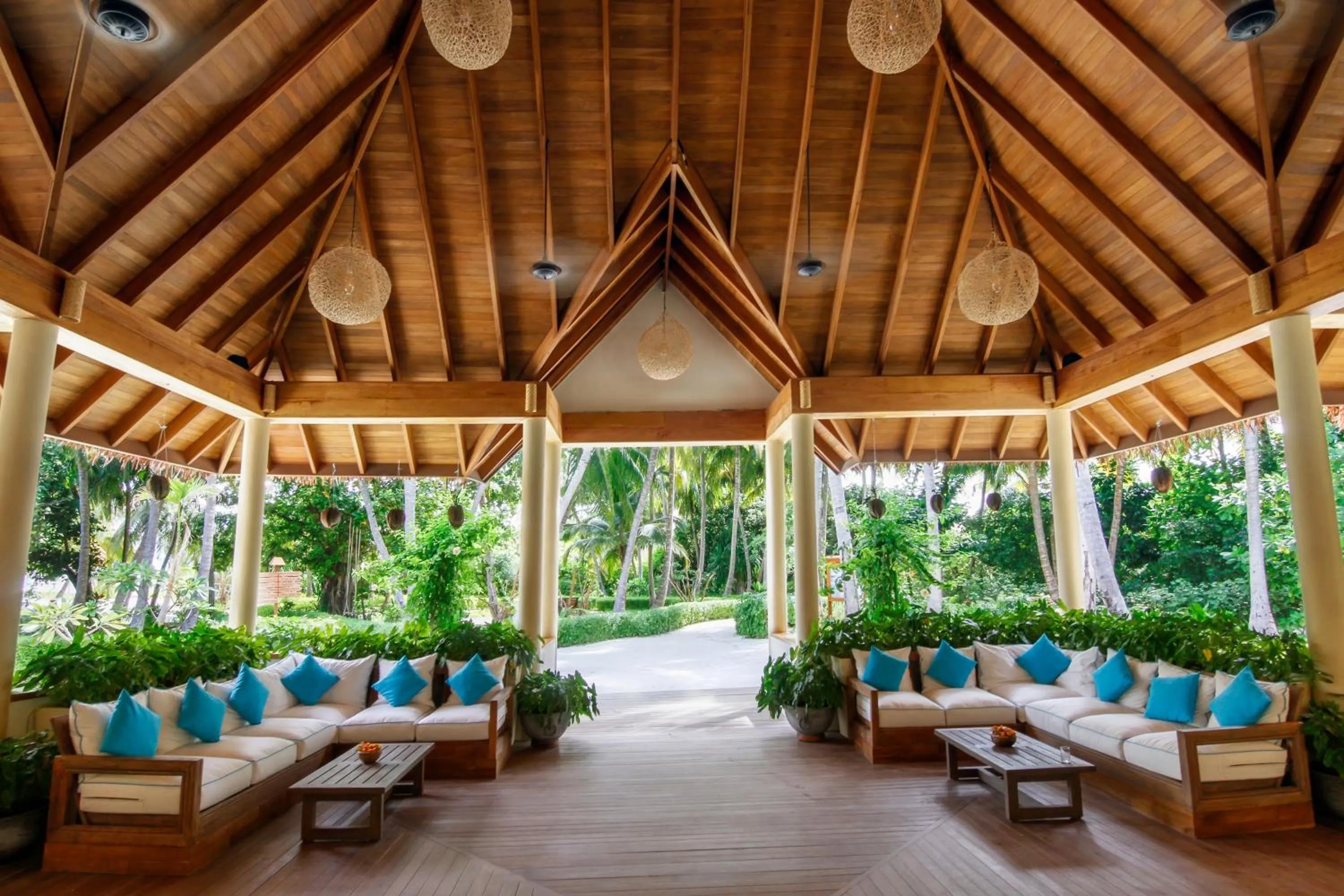 Lobby or reception in Reethi Faru Resort - Stay 5 Nights or more Between Aug to Oct 2025 & Enjoy a Free Sunset Cruise