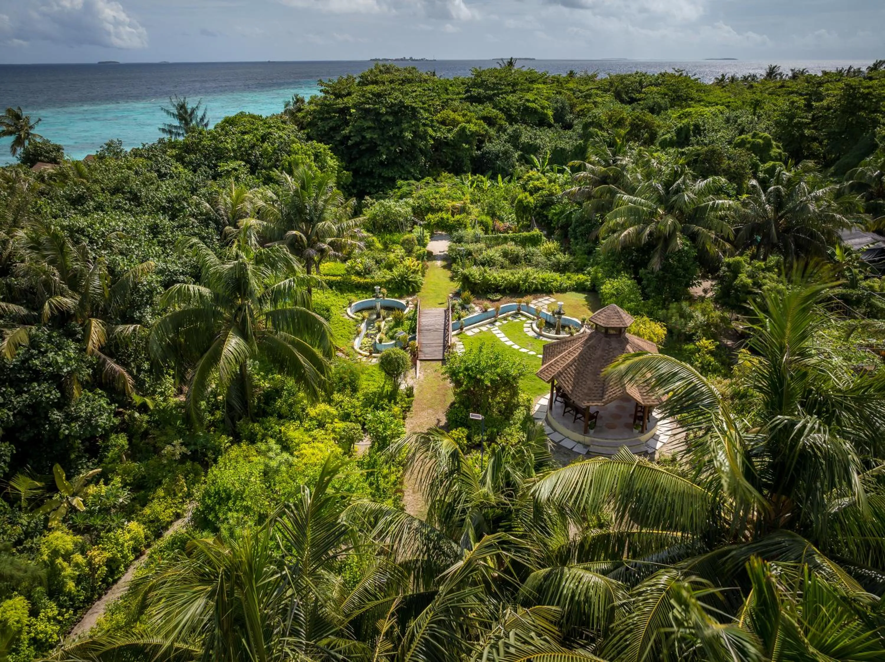 Garden in Reethi Faru Resort