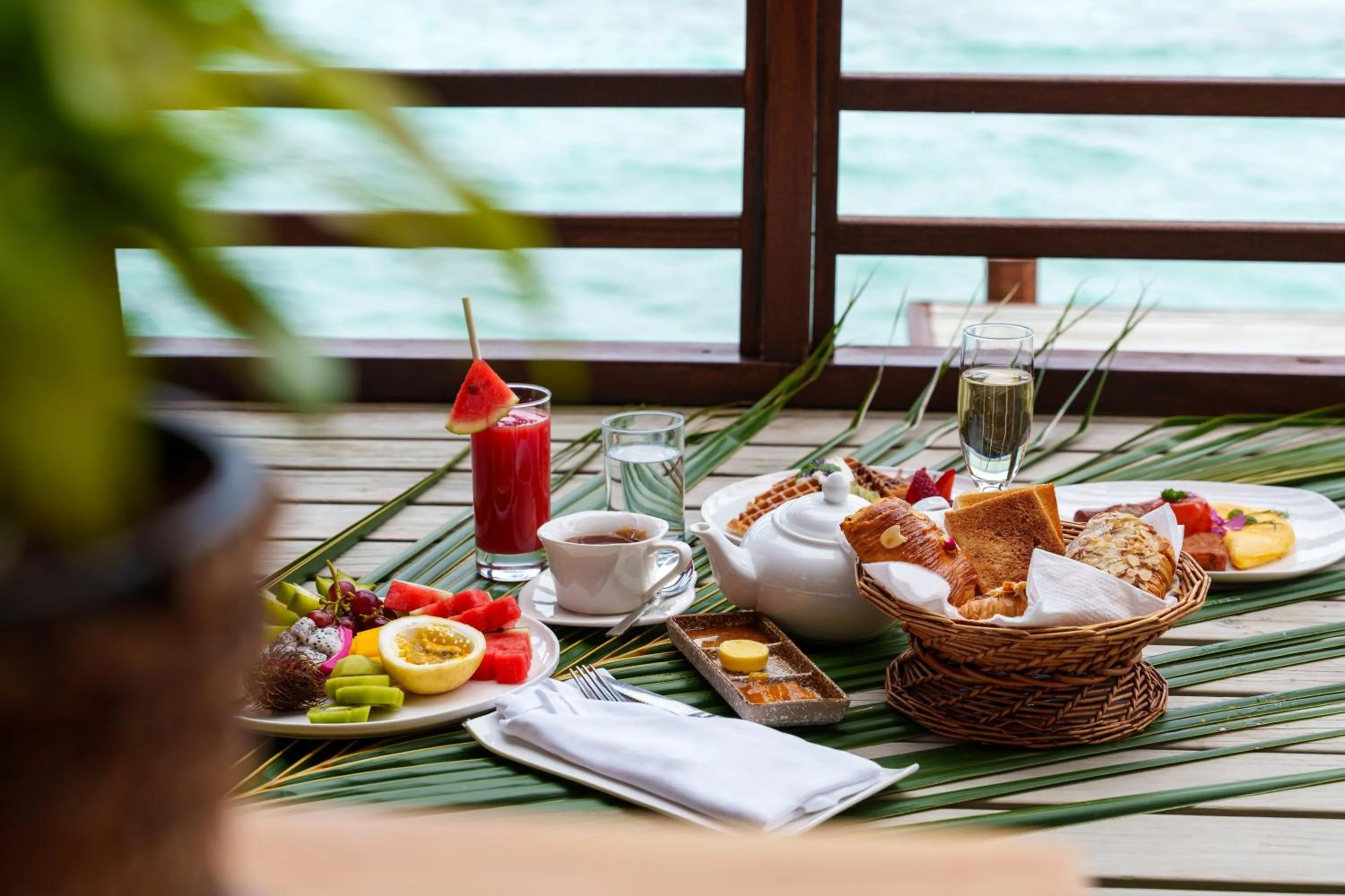 Food and drinks in Reethi Faru Resort