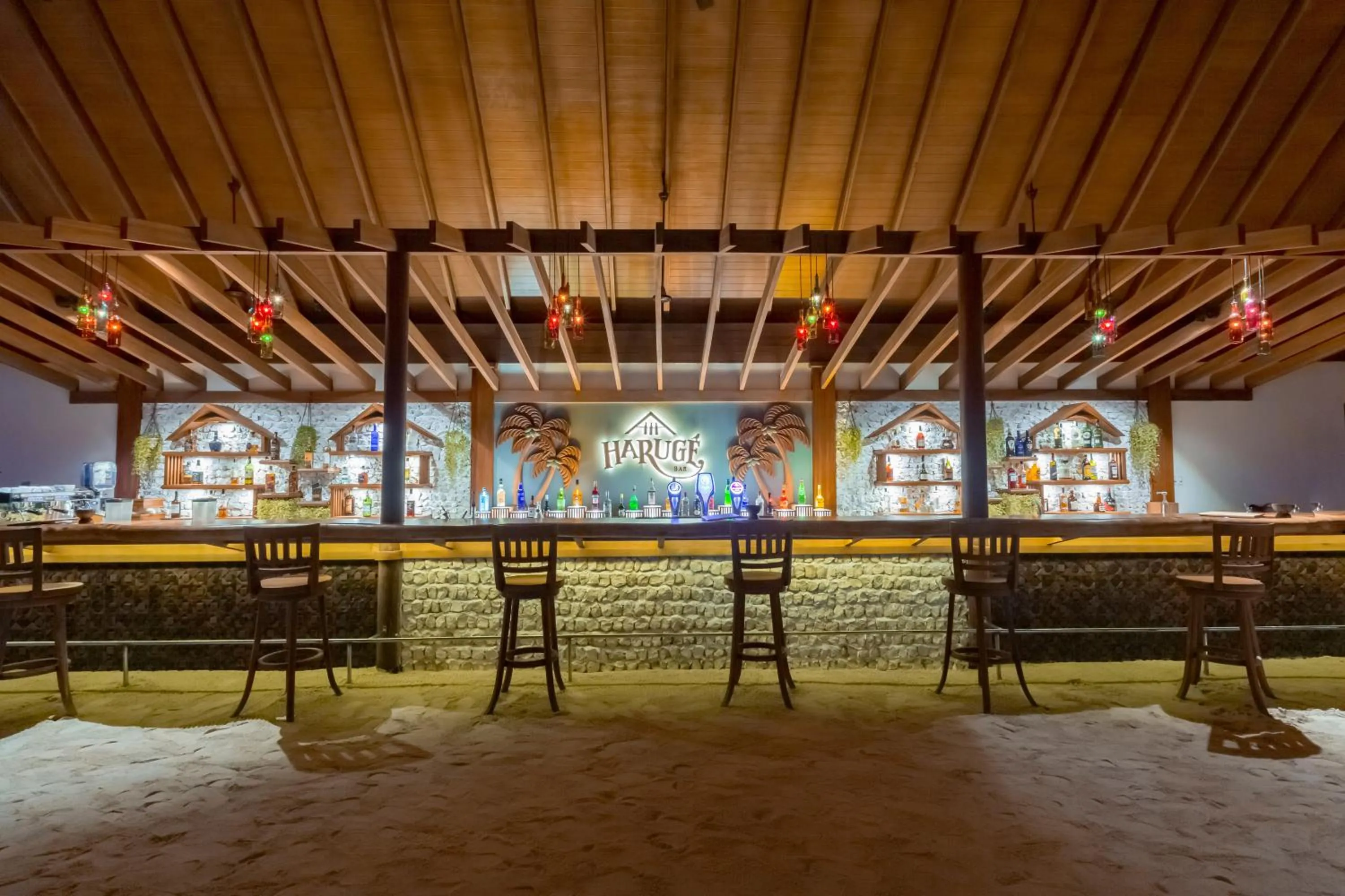 Lounge or bar in Reethi Faru Resort - Stay 5 Nights or more Between Aug to Oct 2025 & Enjoy a Free Sunset Cruise